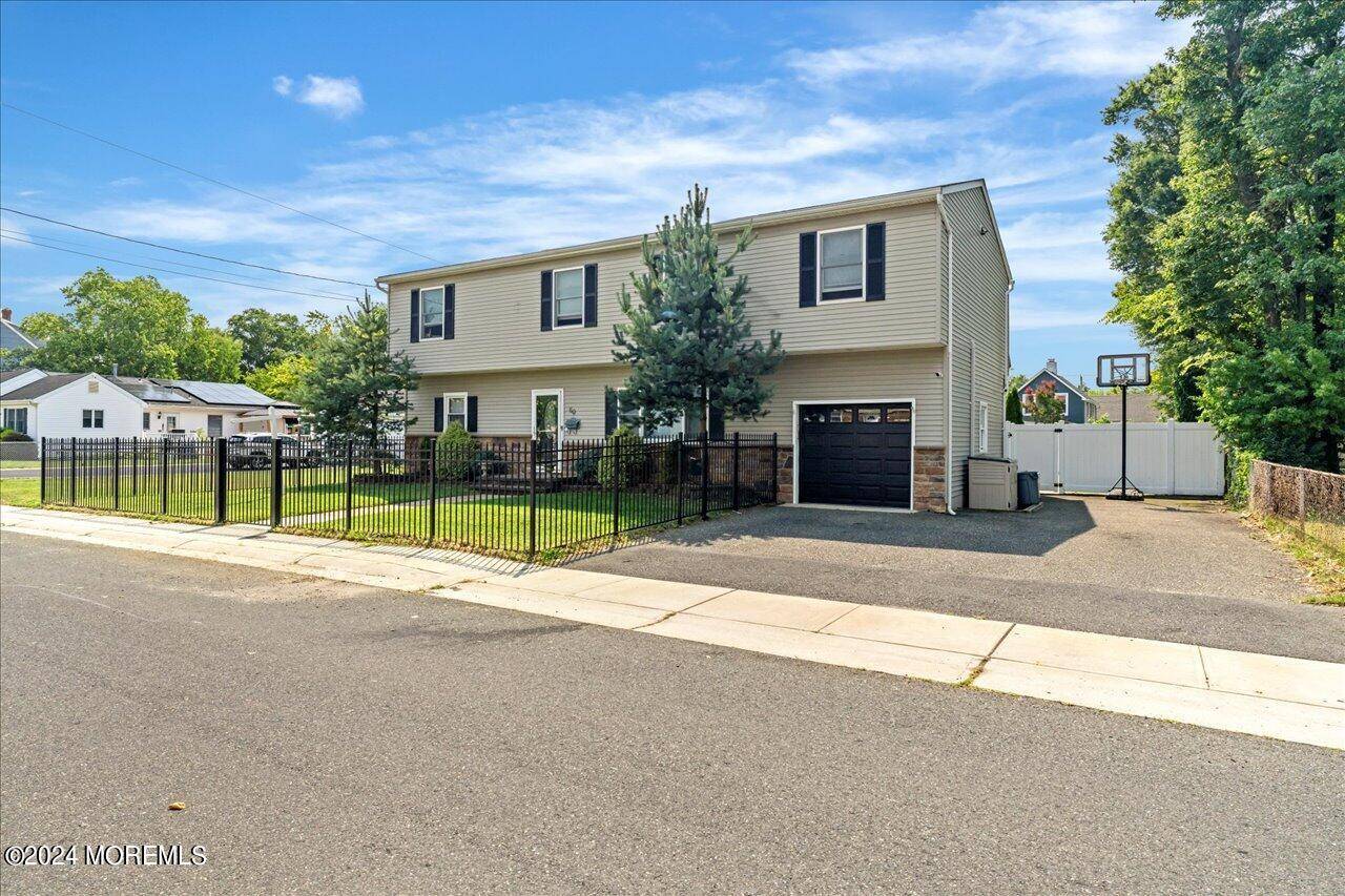 Keansburg, NJ 07734,60 Maple Avenue