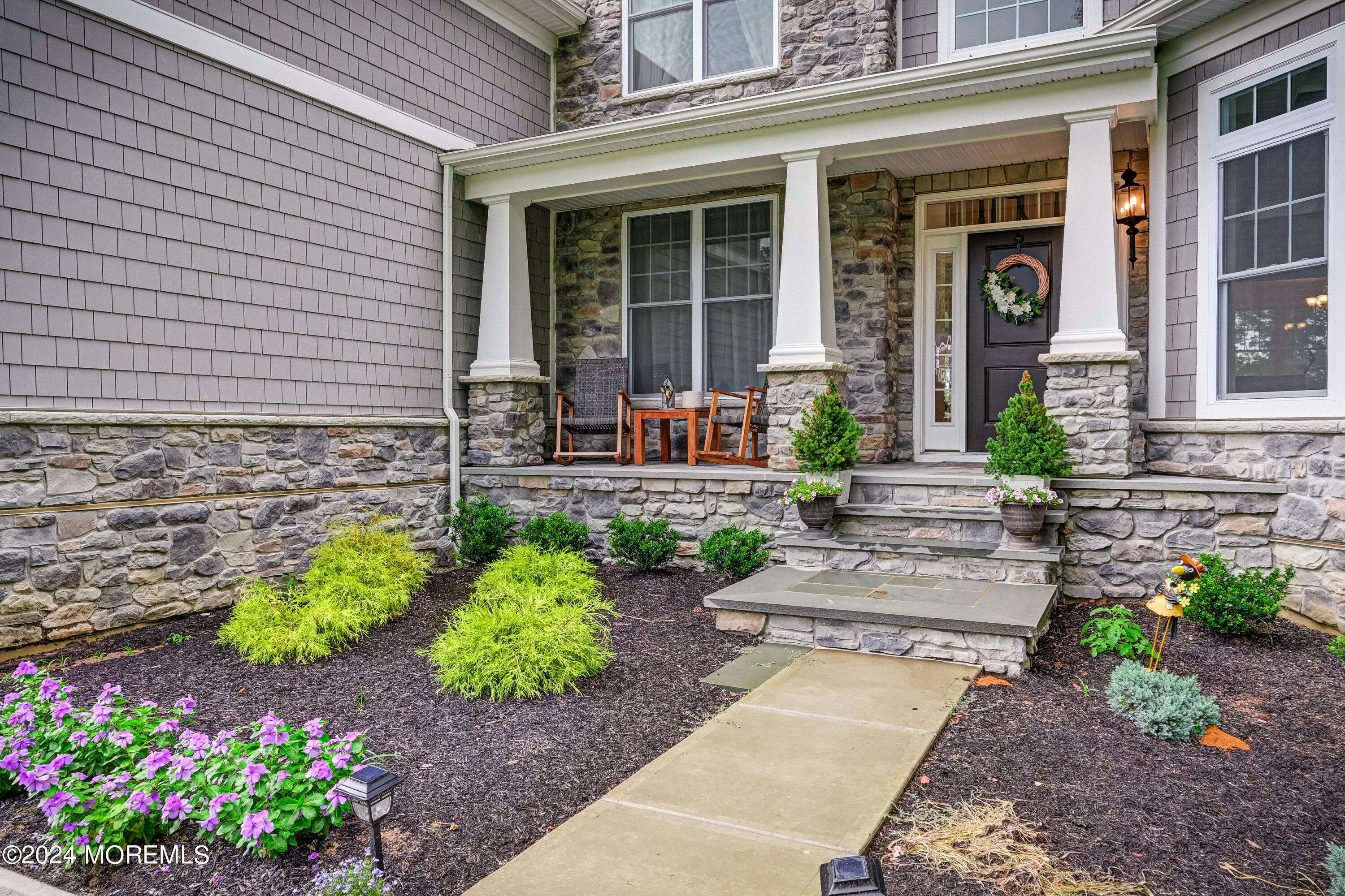 Lincroft, NJ 07738,6 Chancery Court