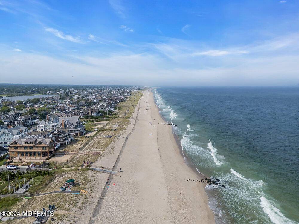 Bay Head, NJ 08742,523 East Avenue