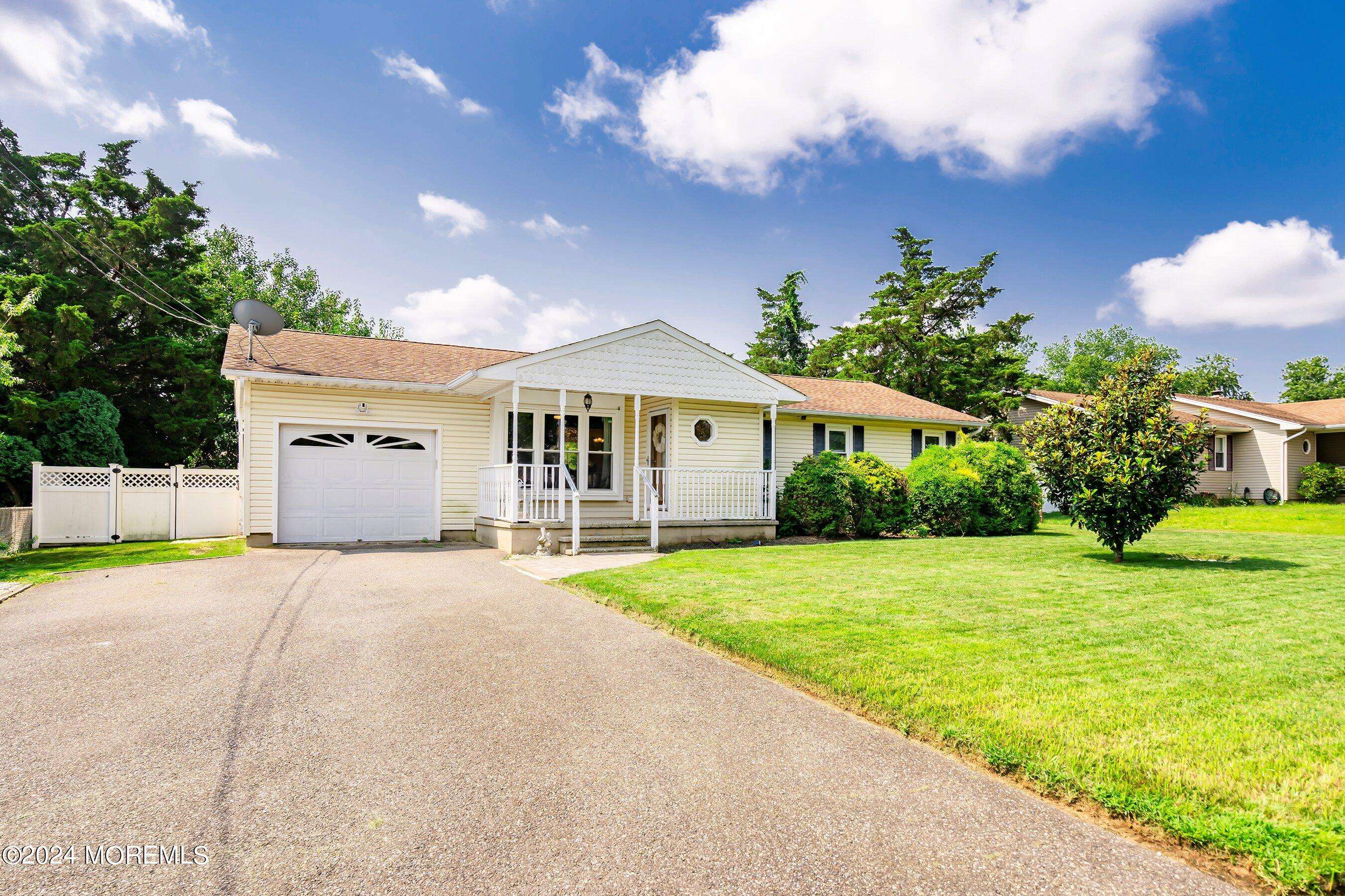 Bayville, NJ 08721,26 Veeder Lane