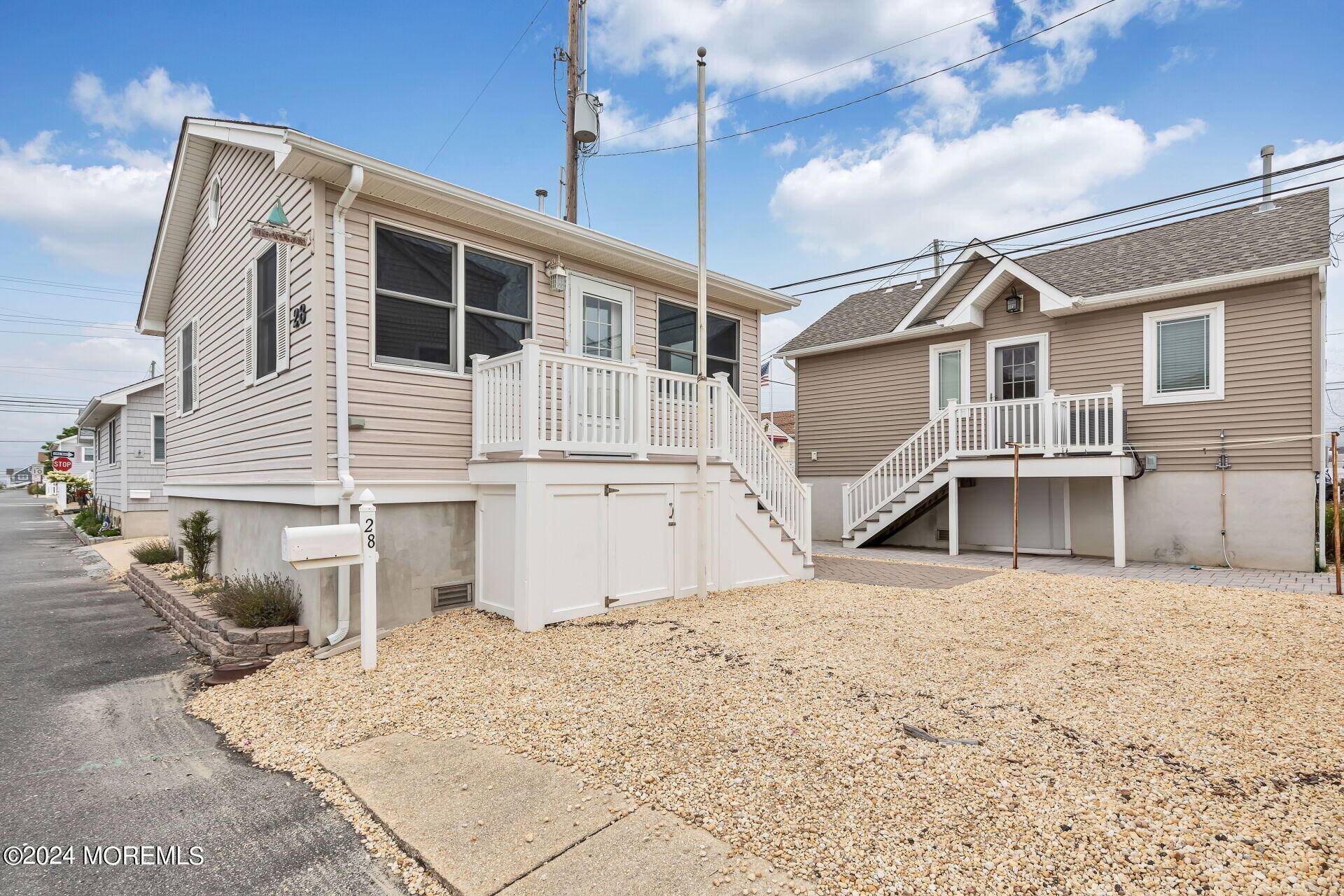 Lavallette, NJ 08735,28 E Shell Way