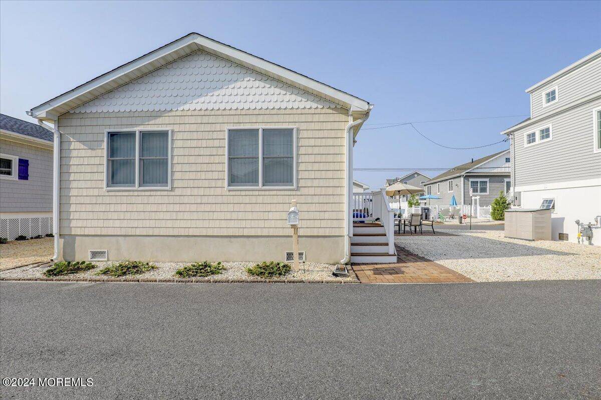 Lavallette, NJ 08735,112 W Cove Way