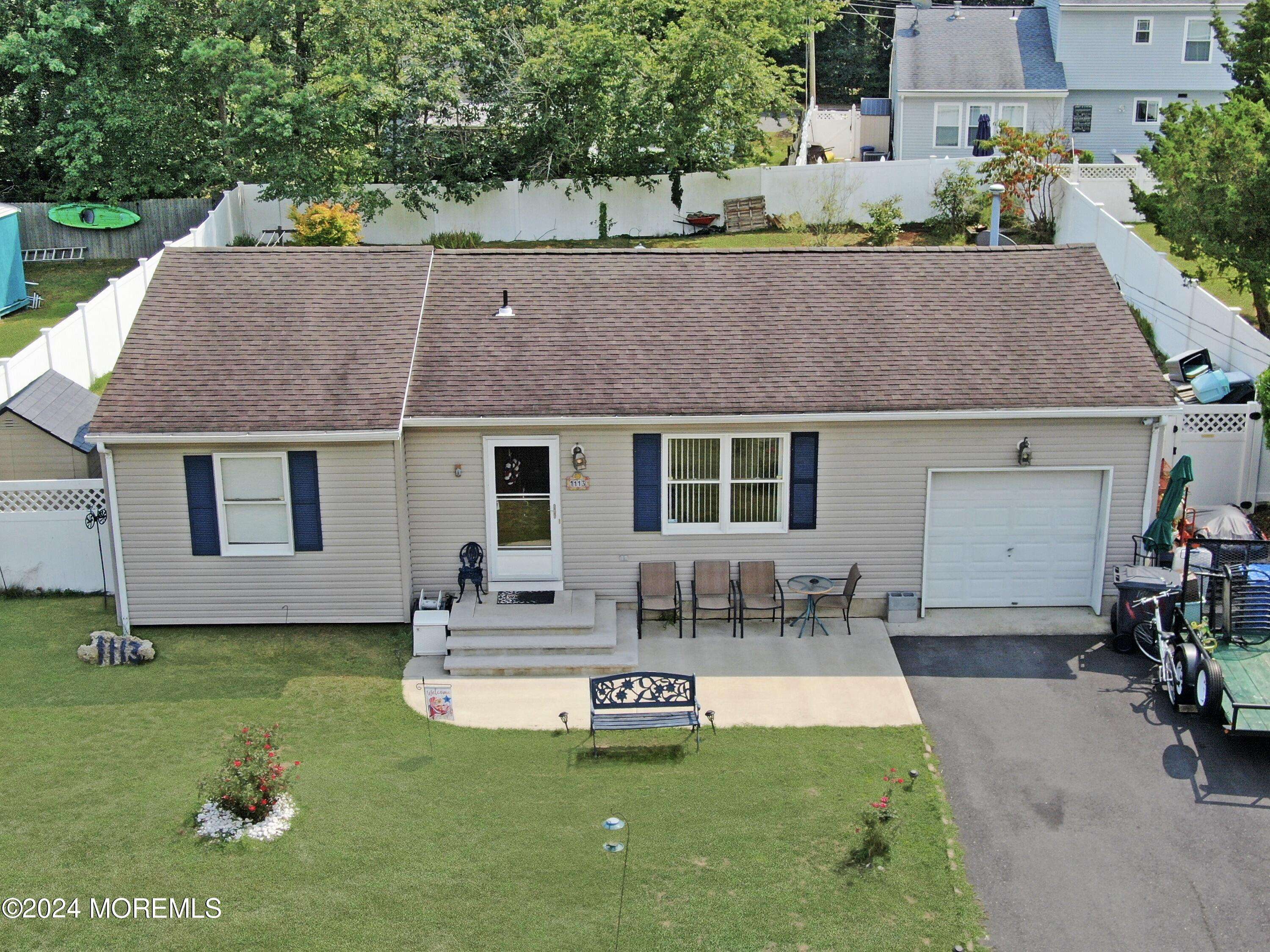 Manahawkin, NJ 08050,1113 Seashell Avenue