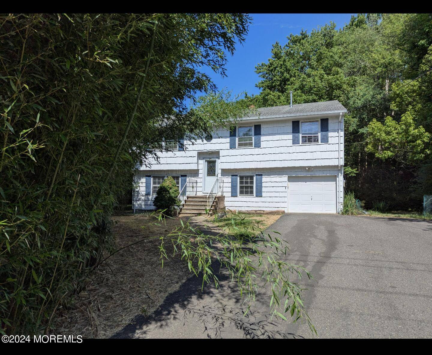 Marlboro, NJ 07746,20 Silvers Road