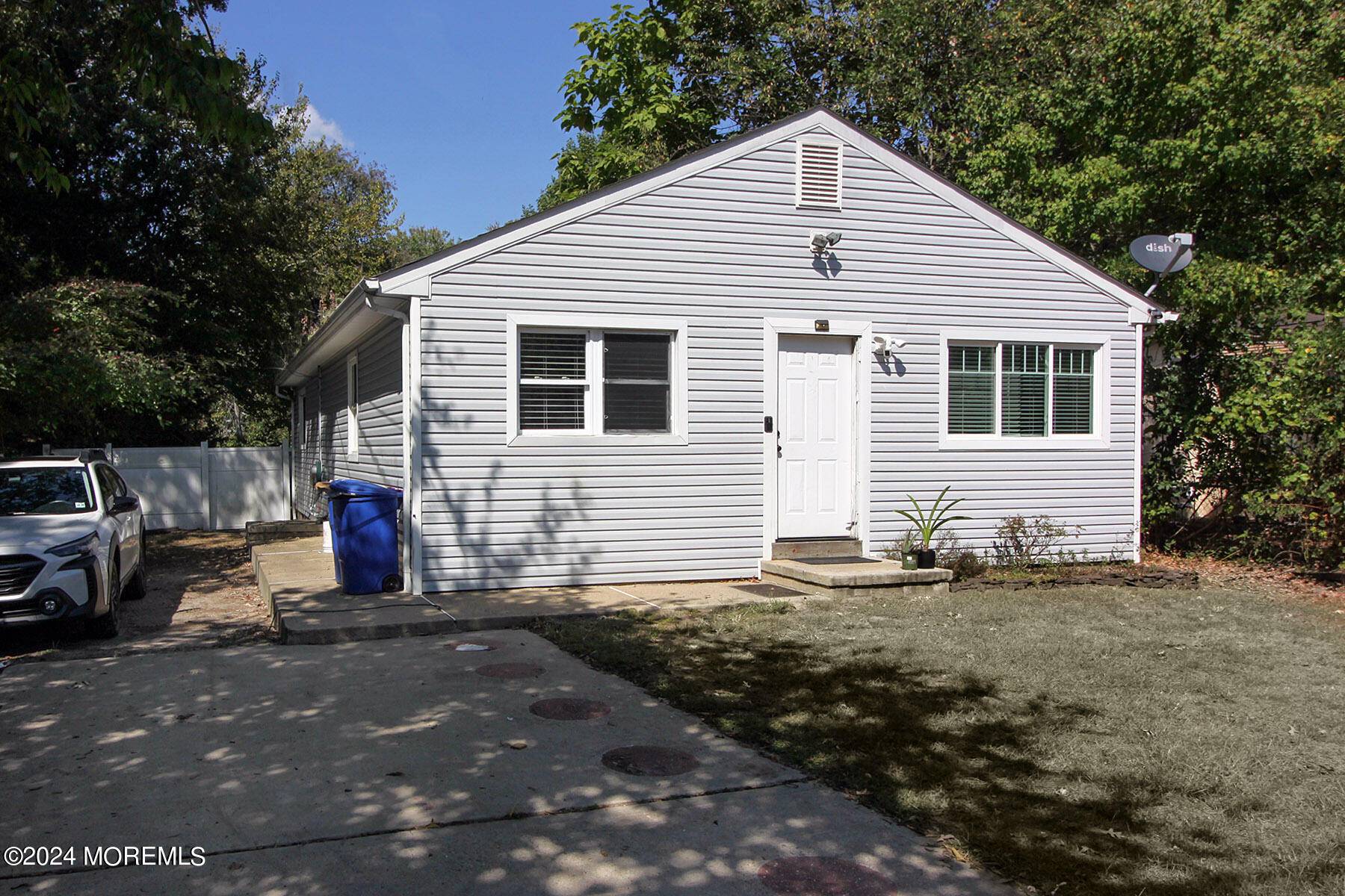 Howell, NJ 07731,122 W 6th Street