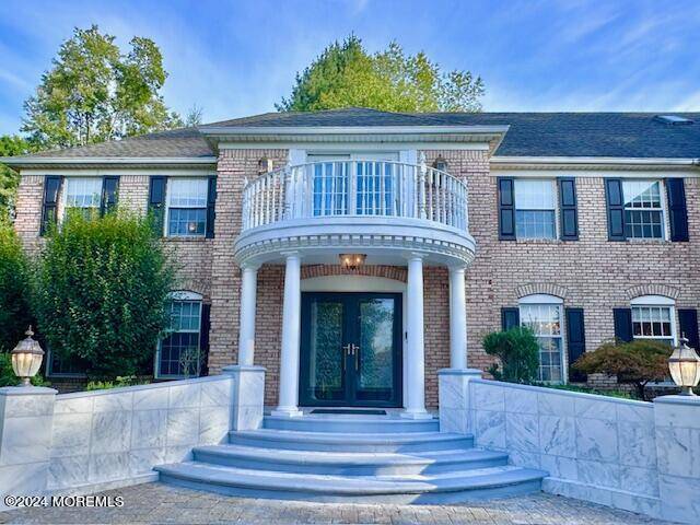 Holmdel, NJ 07733,2 Fernwood Court