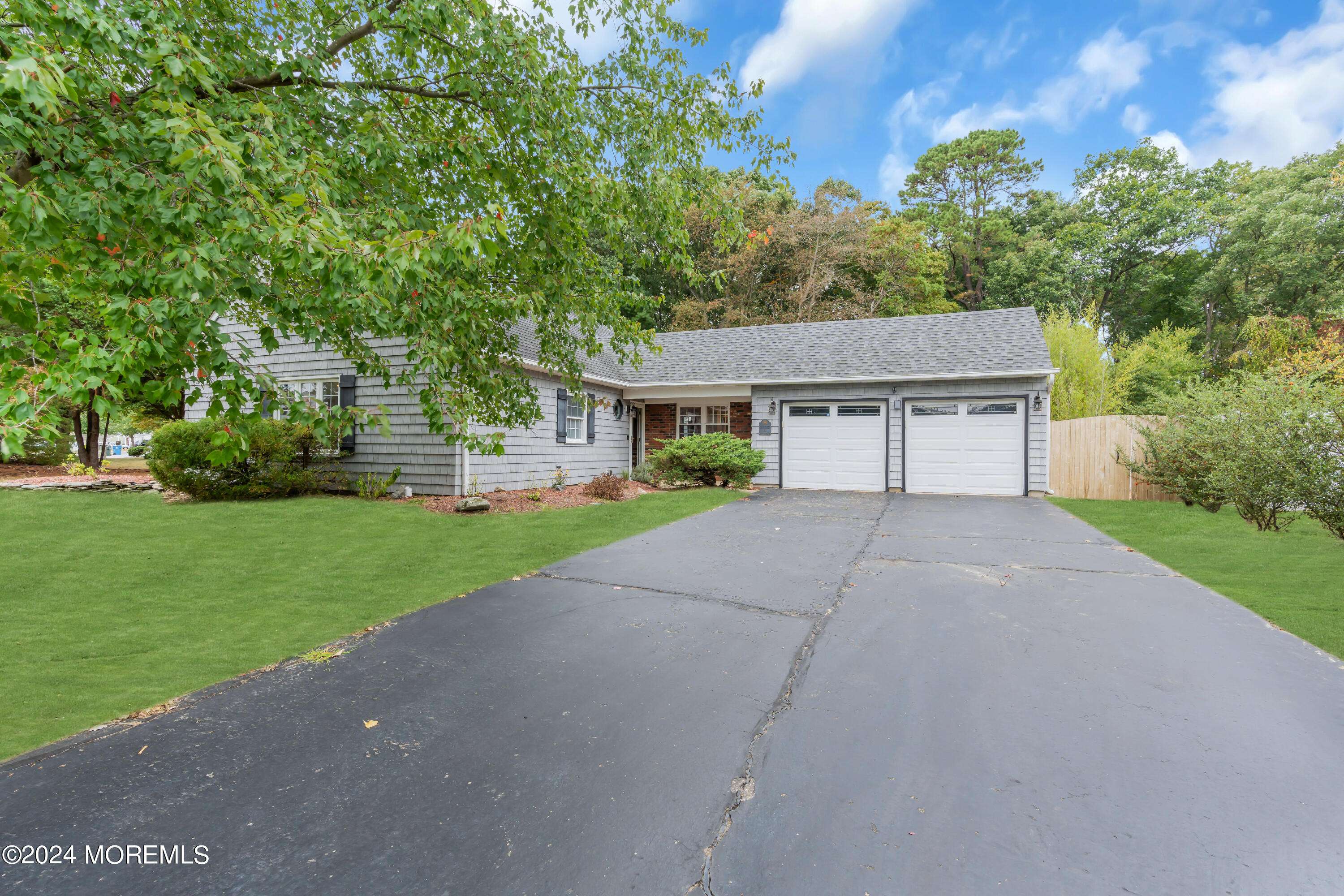 Howell, NJ 07731,61 Berkshire Drive