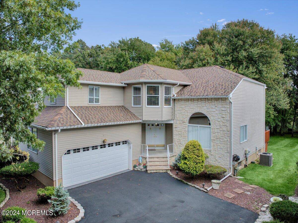 Matawan, NJ 07747,11 Pemberton Drive