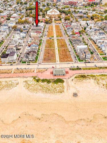 Ocean Grove, NJ 07756,30 Ocean Pathway #2C