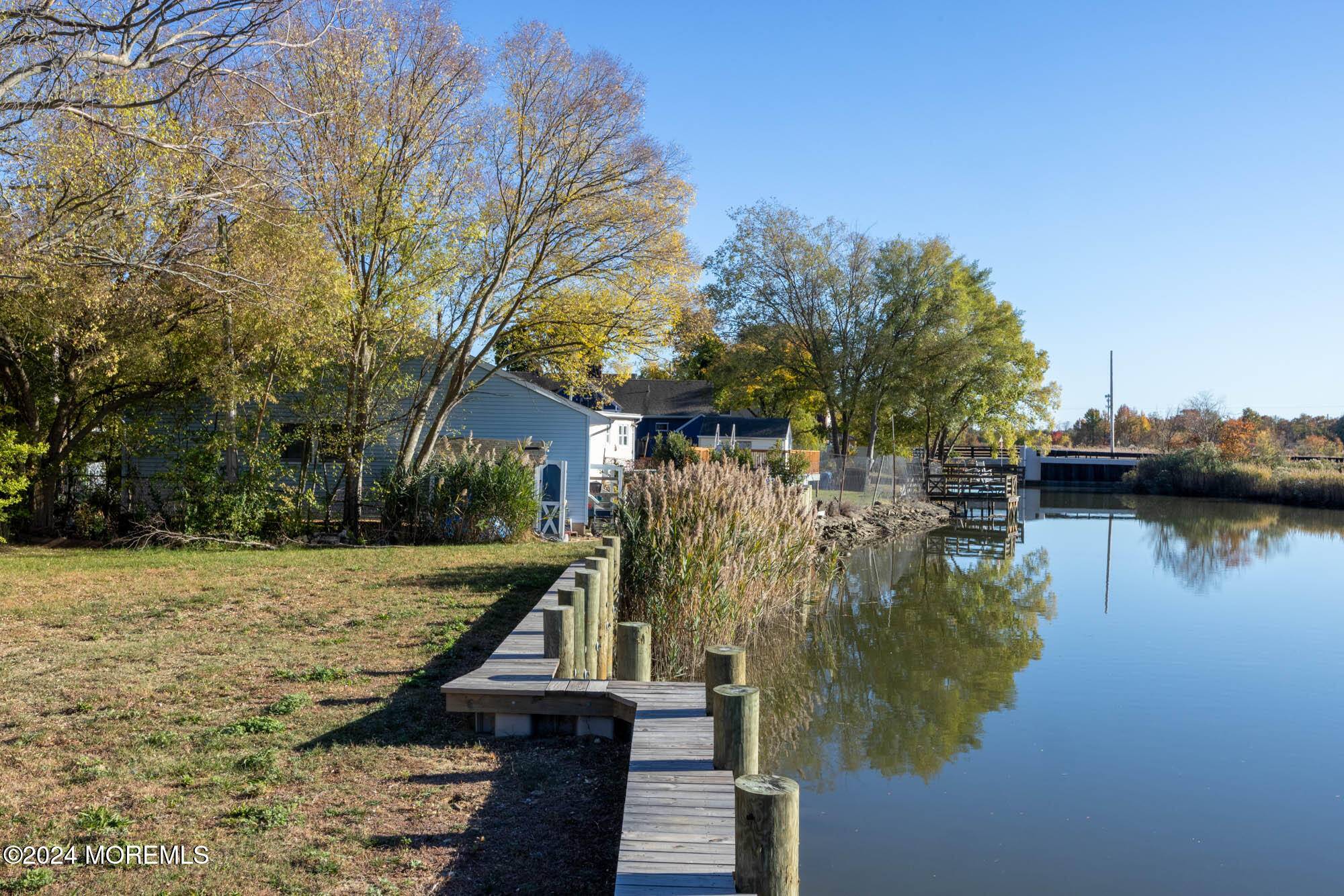 Keansburg, NJ 07734,115 Creek Road