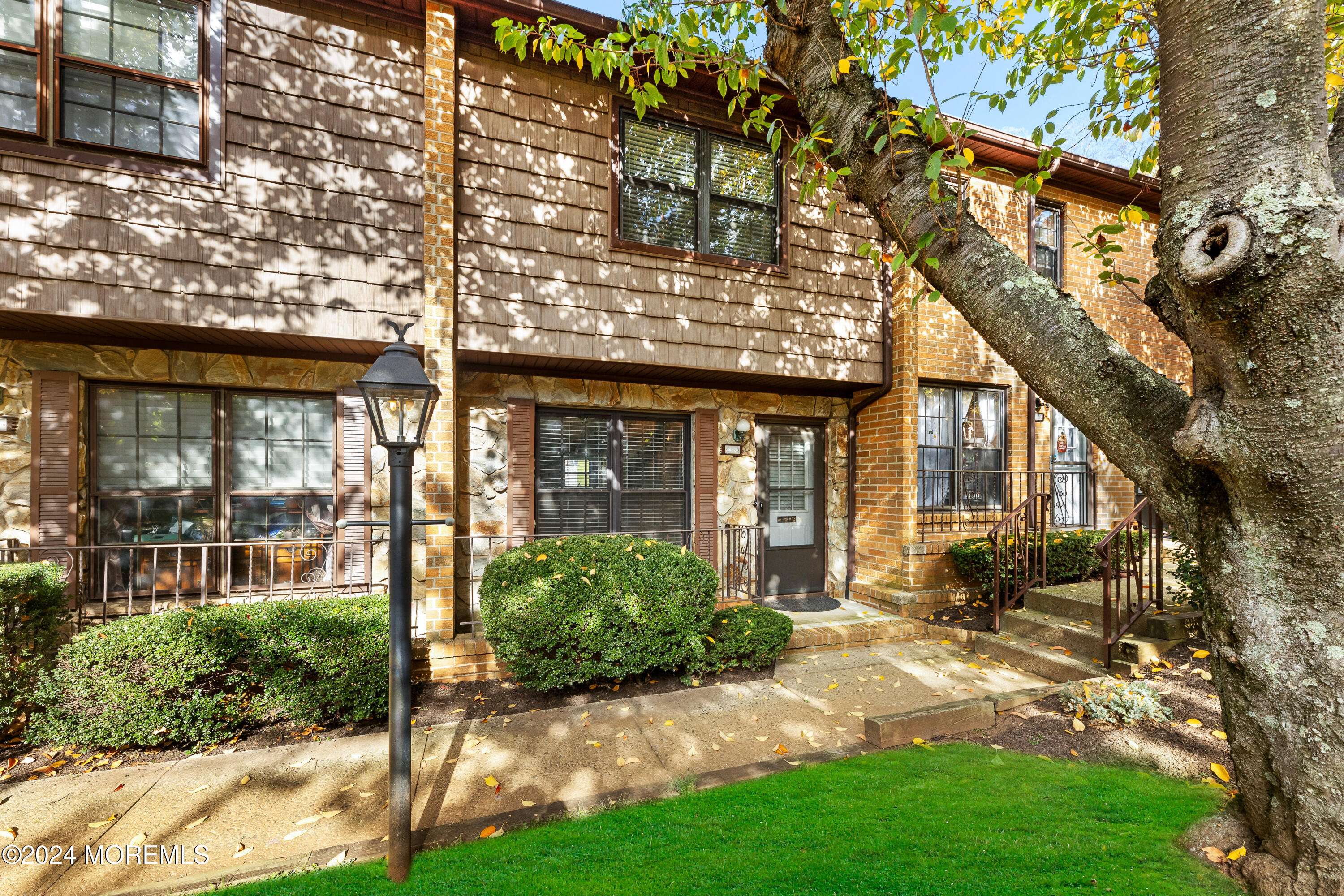 Red Bank, NJ 07701,301 Spring Street #25