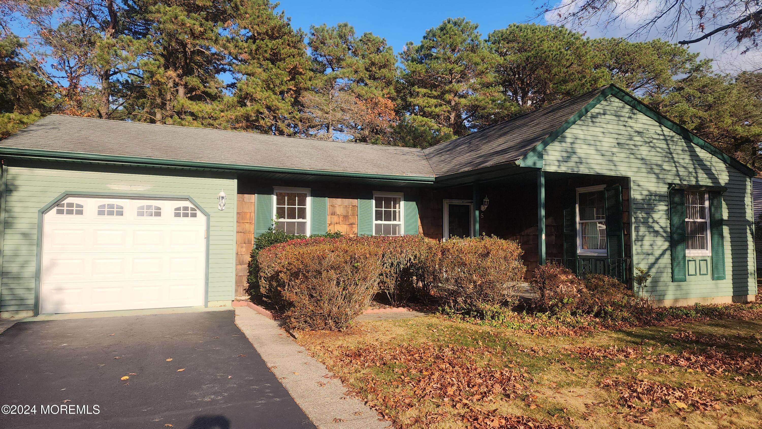 Whiting, NJ 08759,5 Milford Court