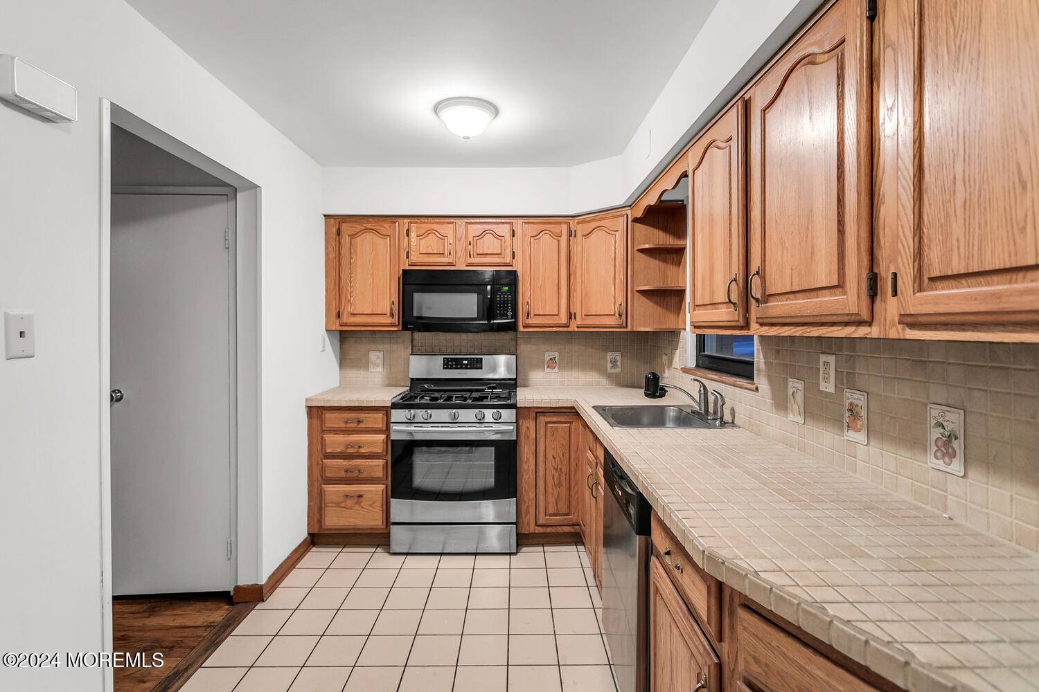 Red Bank, NJ 07701,321 Spring Street #3