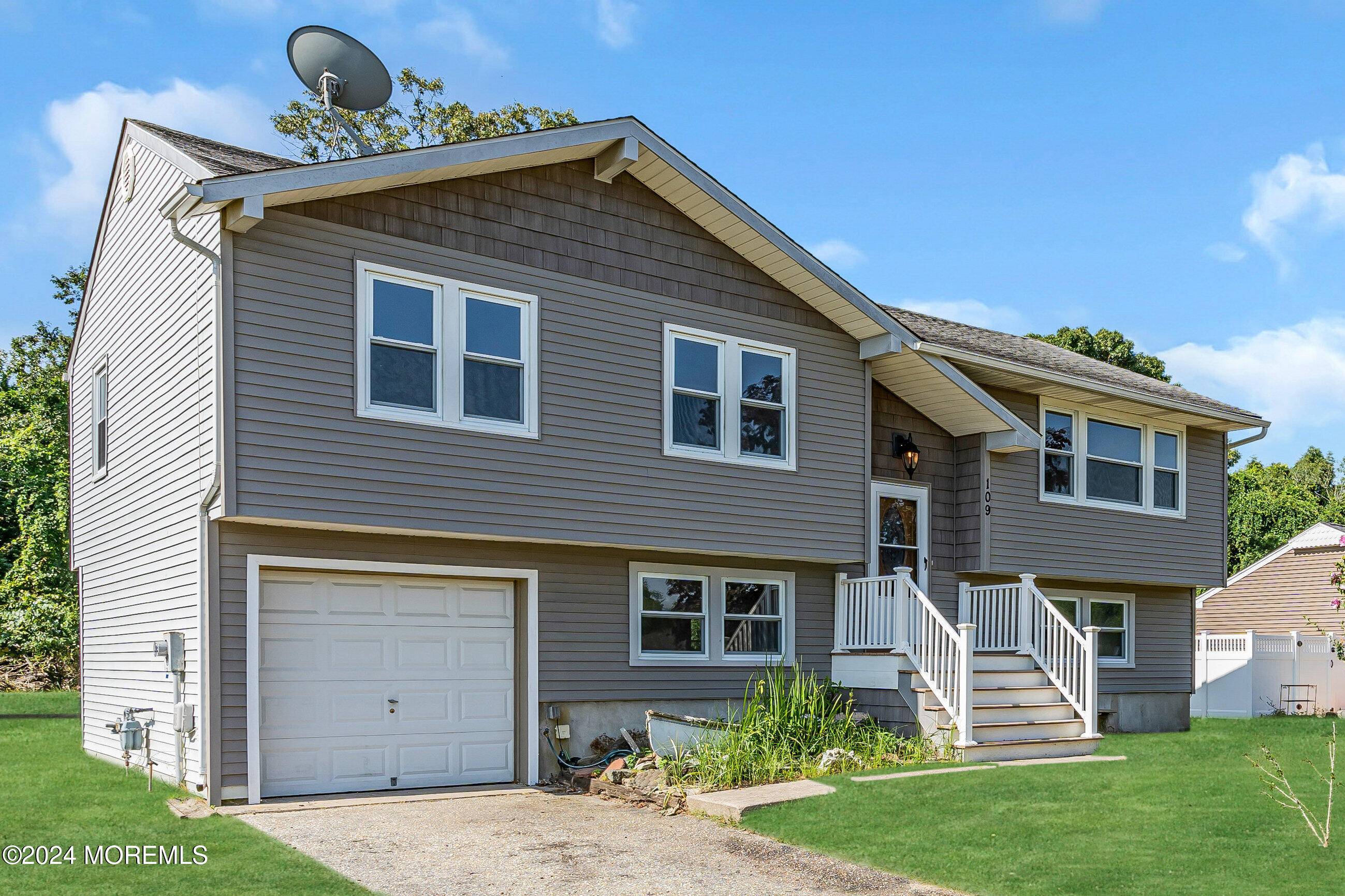 Lanoka Harbor, NJ 08734,109 Driftwood Lane