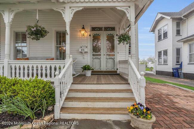 Manasquan, NJ 08736,21 Pearce Avenue