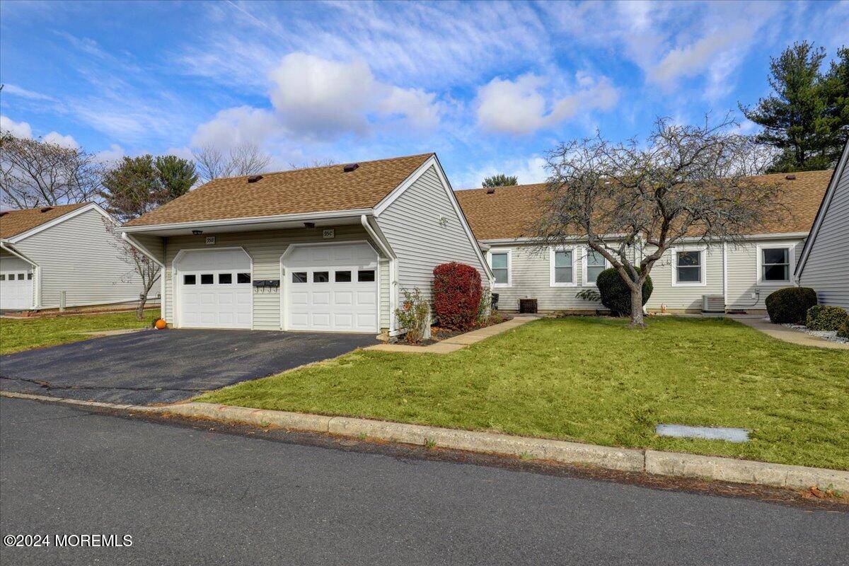 Freehold, NJ 07728,95 Halls Croft Road #1000