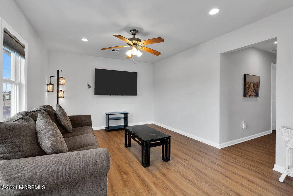 Point Pleasant Beach, NJ 08742,27 Arnold Avenue #FRONT