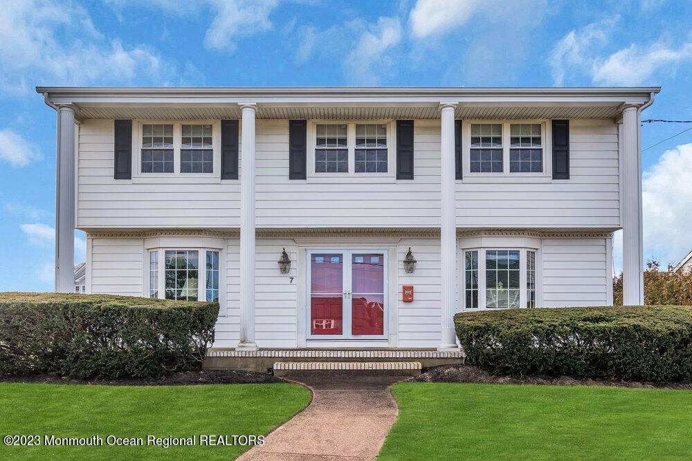 Spring Lake, NJ 07762,7 Howell Avenue