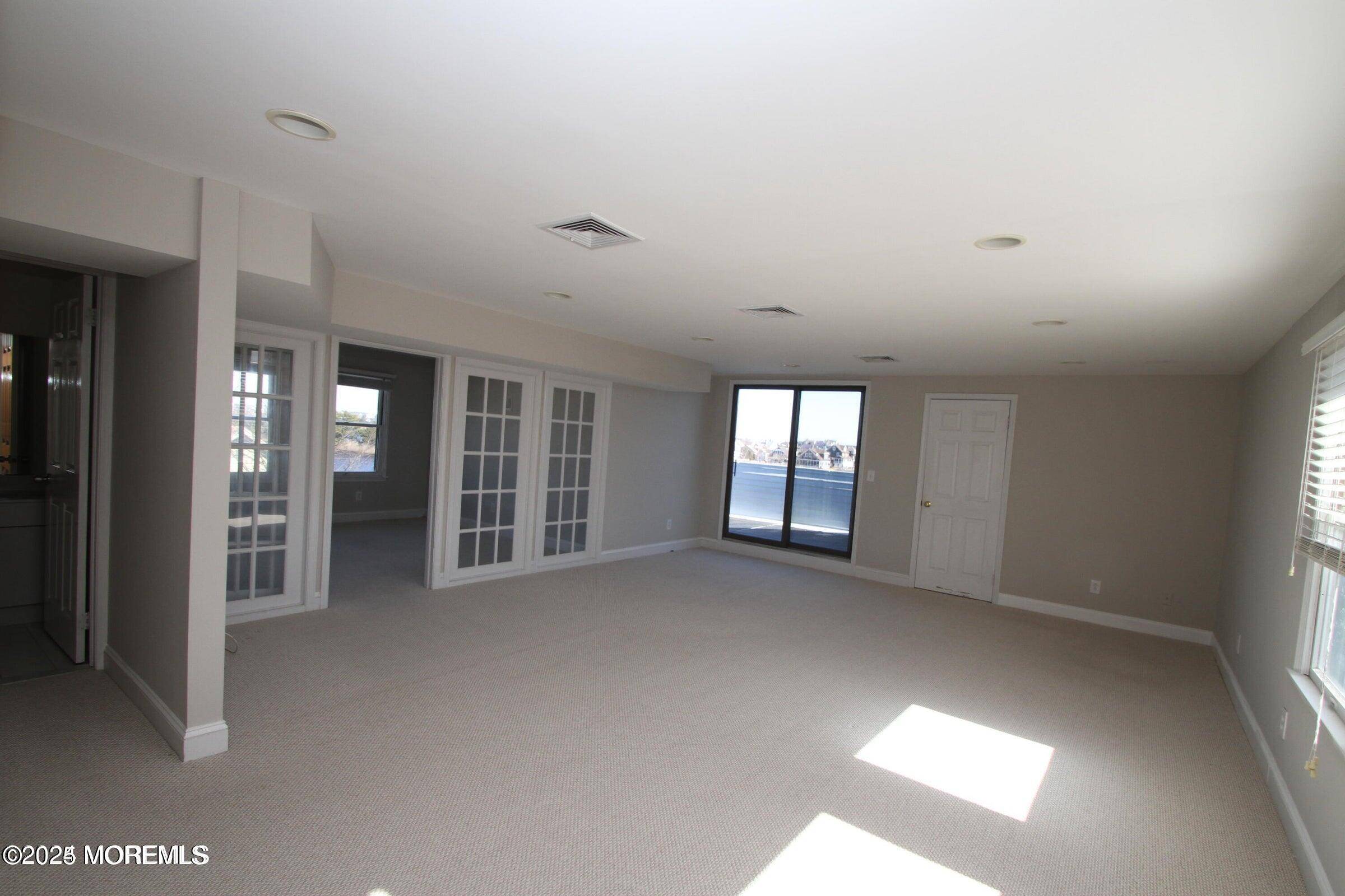 Bay Head, NJ 08742,106 Bridge Avenue #6