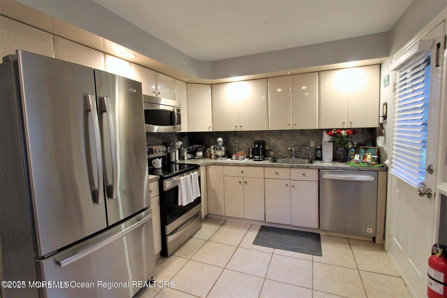 Hazlet, NJ 07730,126 Village Green Way #126