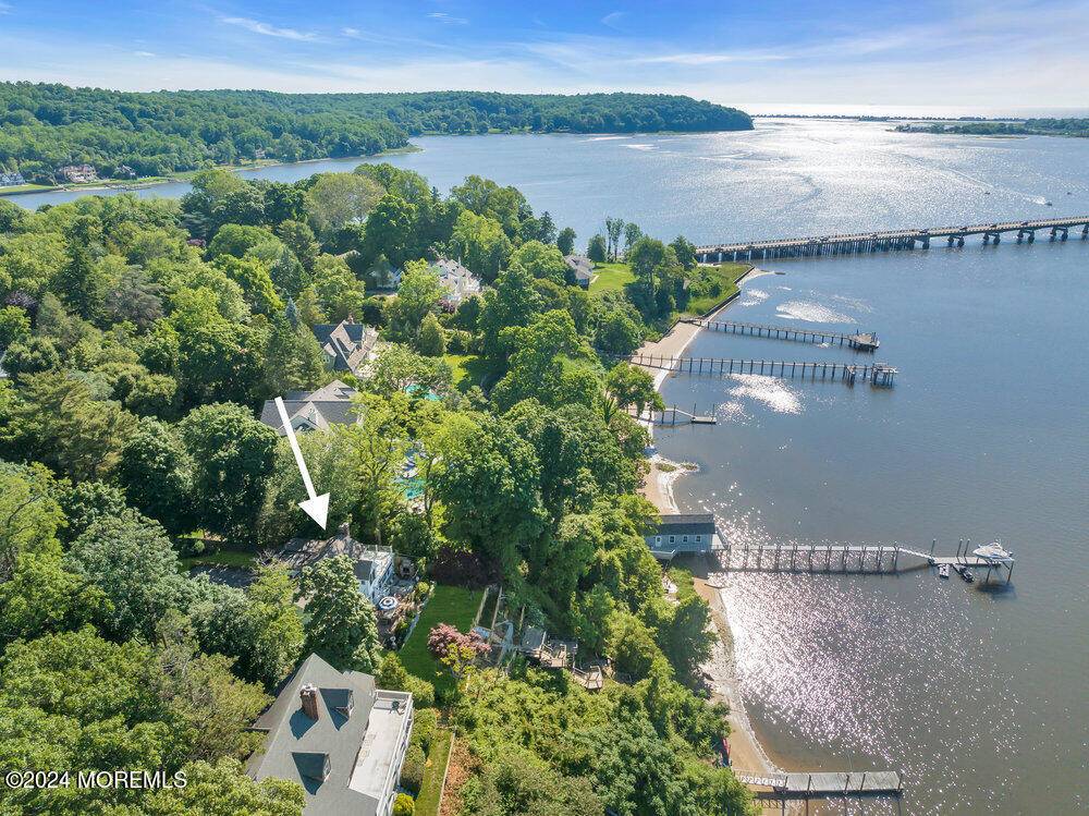 Rumson, NJ 07760,920 Navesink River Road