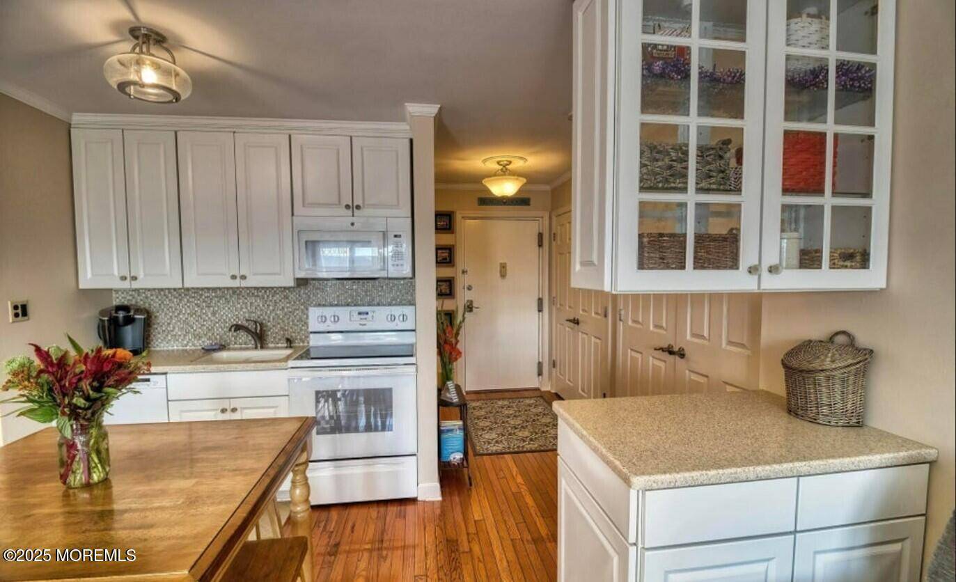 Belmar, NJ 07719,5 Ocean Avenue #5B
