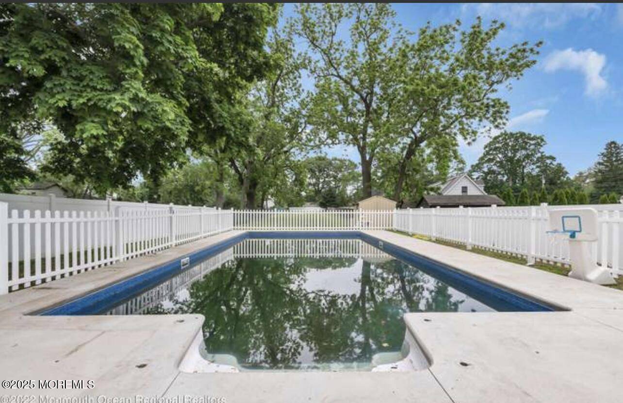 Oakhurst, NJ 07755,370 W Park Avenue