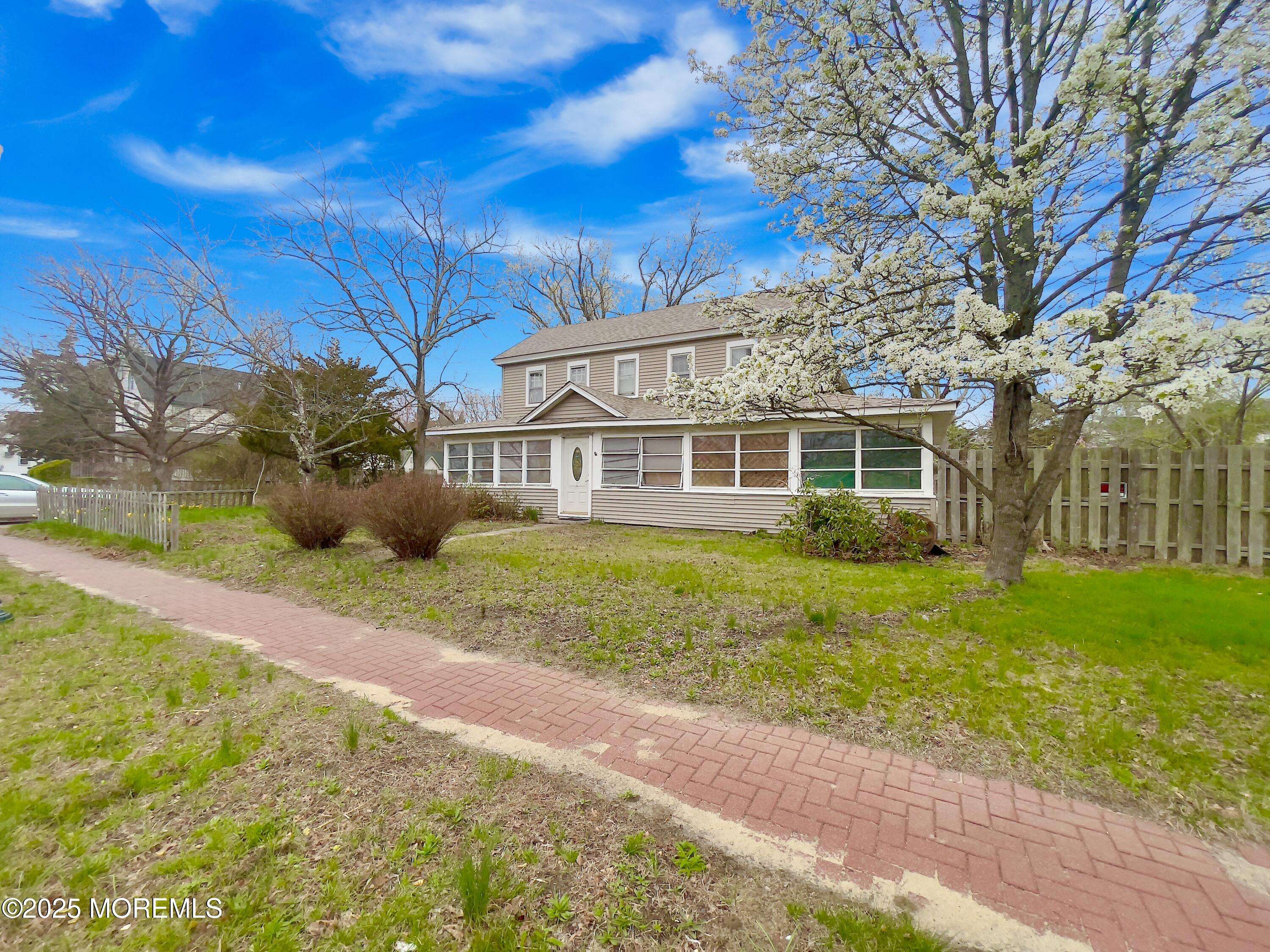 Manahawkin, NJ 08050,348 E Bay Avenue