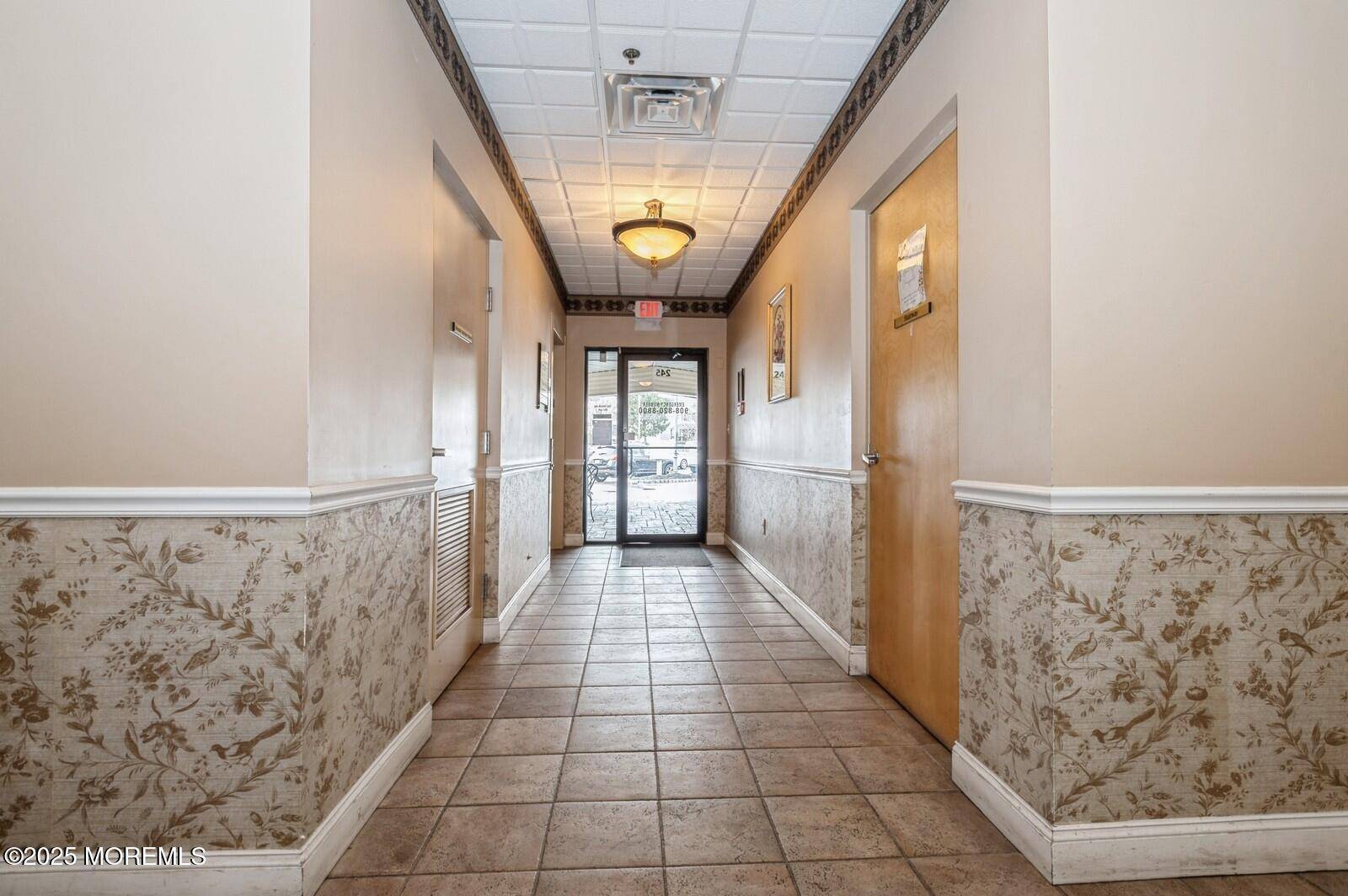 Matawan, NJ 07747,233235 Main Street