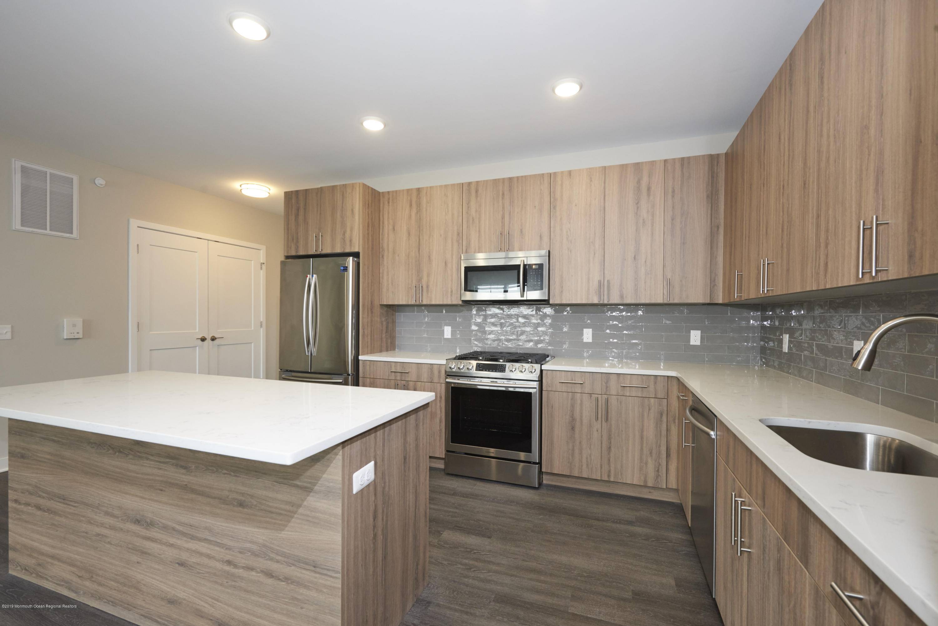 Red Bank, NJ 07701,92 Drs James Parker Boulevard #404