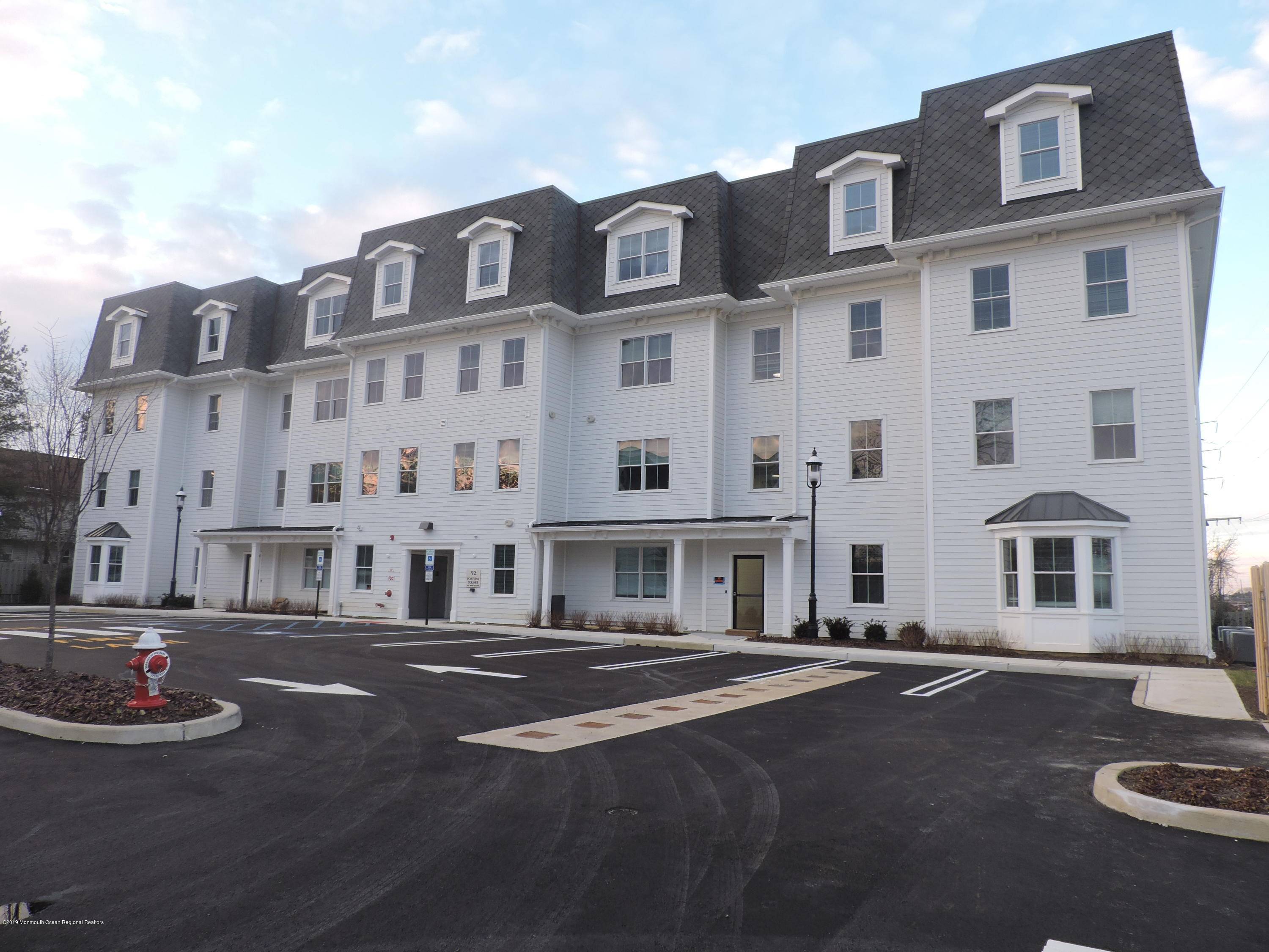 Red Bank, NJ 07701,92 Drs James Parker Boulevard #404