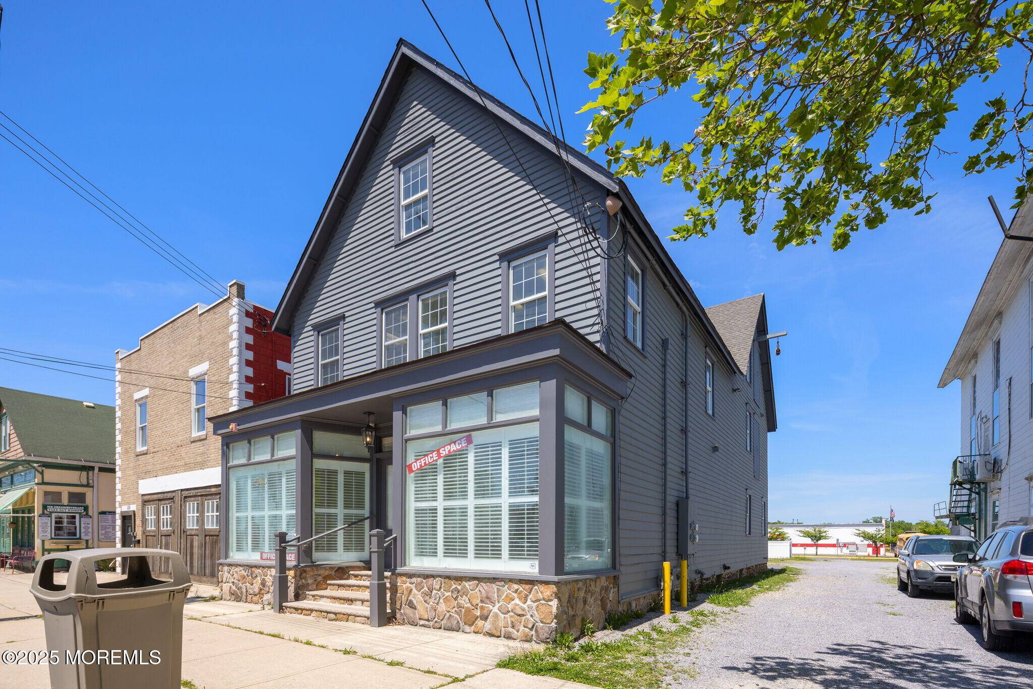Barnegat, NJ 08005,684 Bay Avenue
