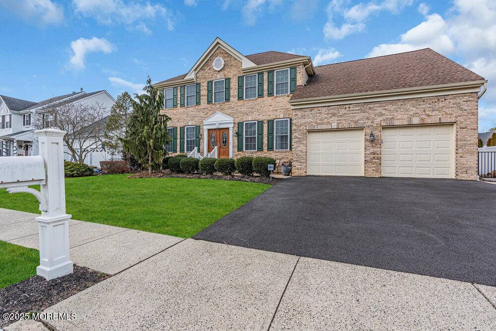 Howell, NJ 07731,4 Brittany Court