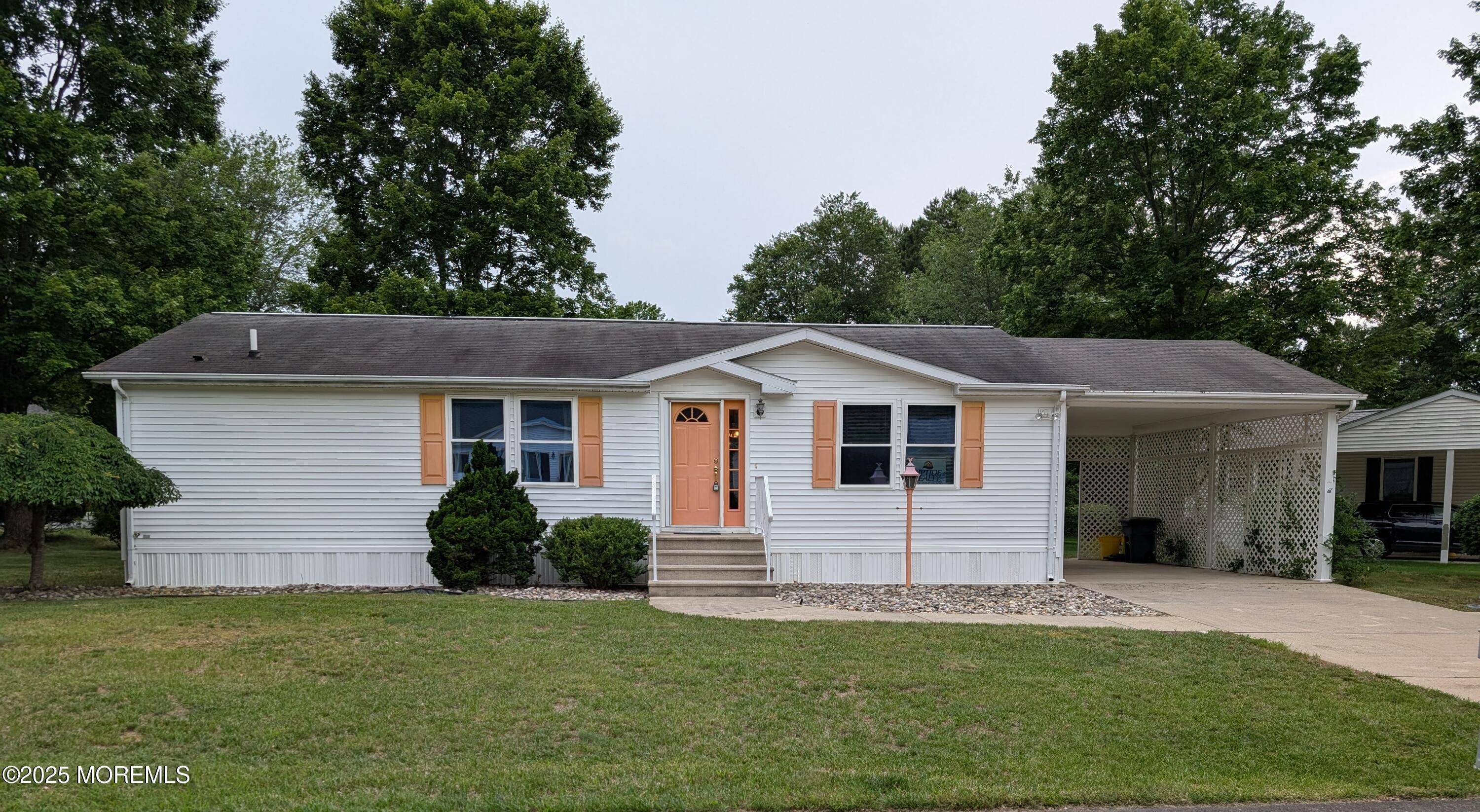 Cream Ridge, NJ 08514,14 Tanglewood Drive