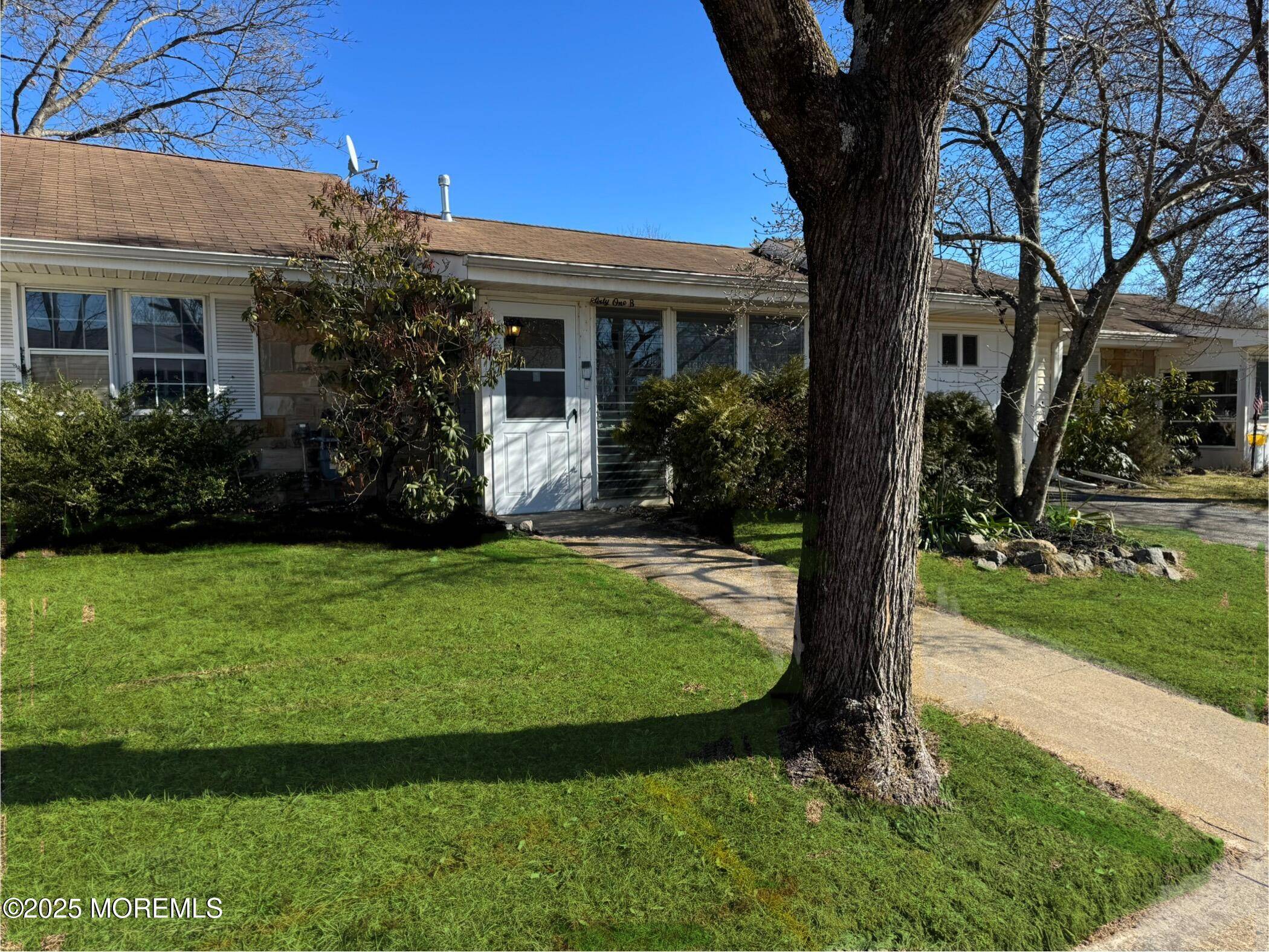 Lakewood, NJ 08701,61 Hedge Drive