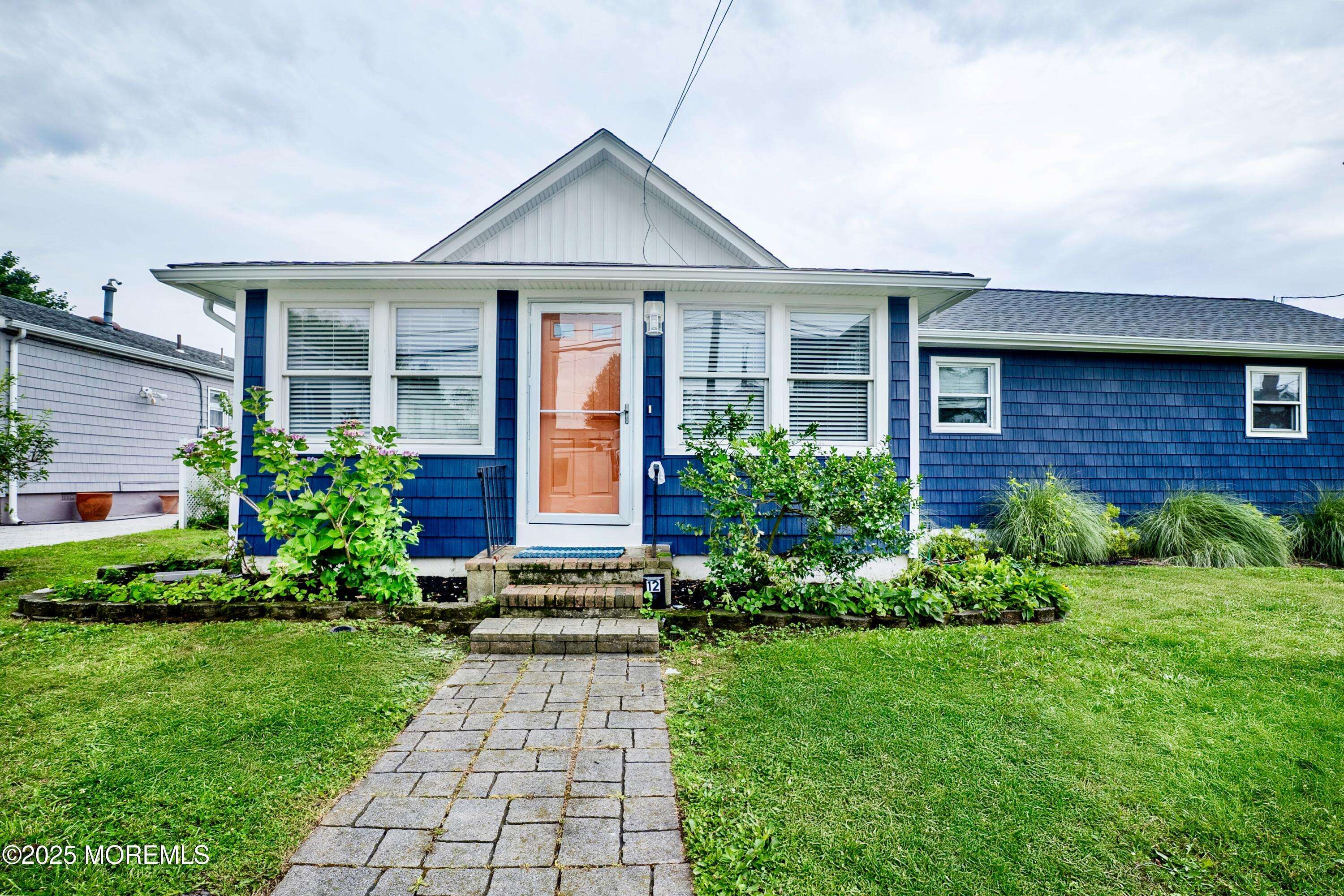 Rumson, NJ 07760,12 Meadowbrook Avenue