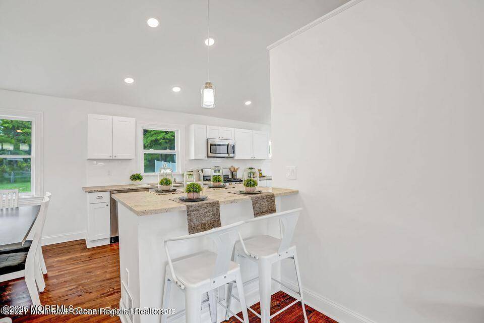 West Long Branch, NJ 07764,182 Wall Street