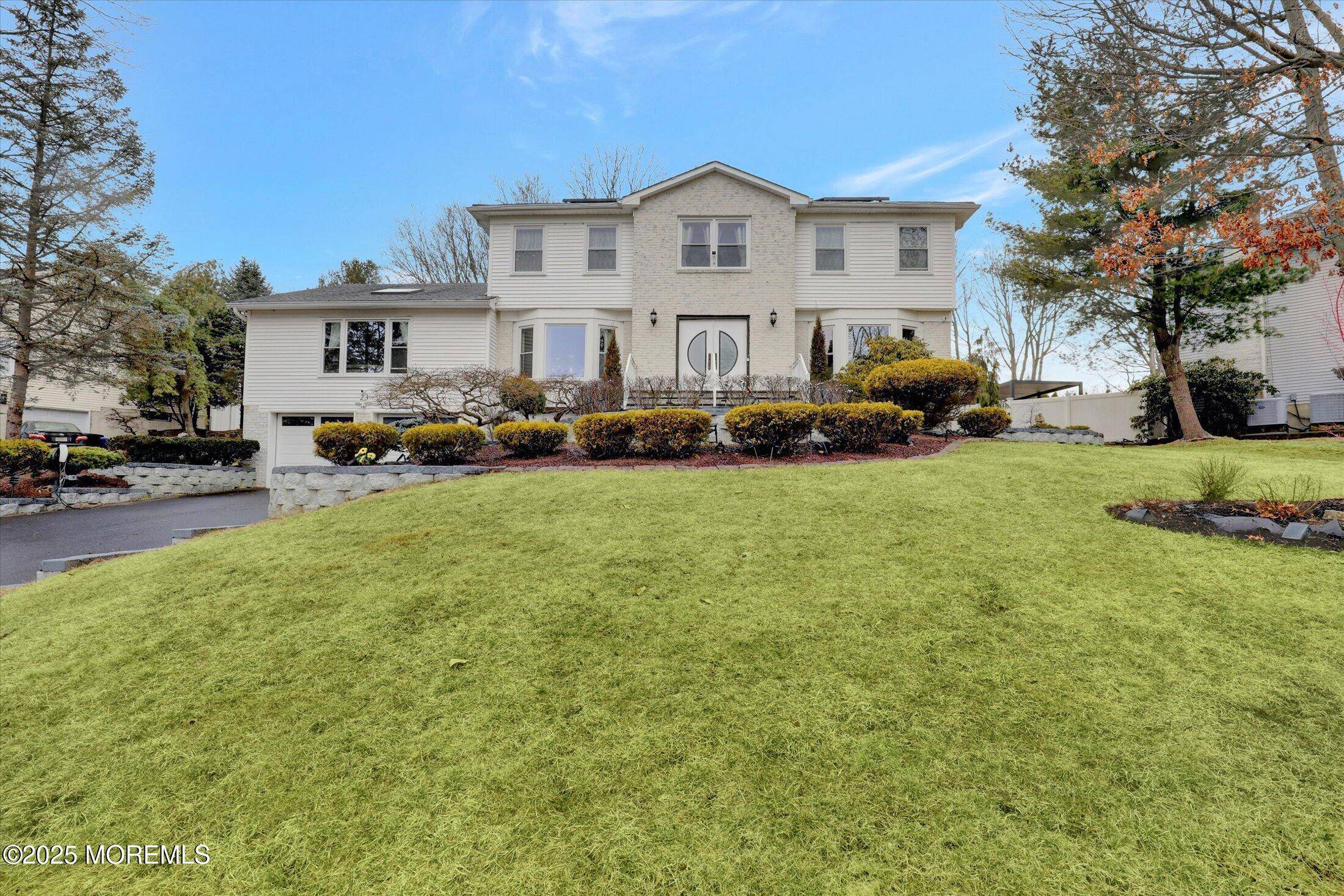 Manalapan, NJ 07726,23 Country Oaks Drive