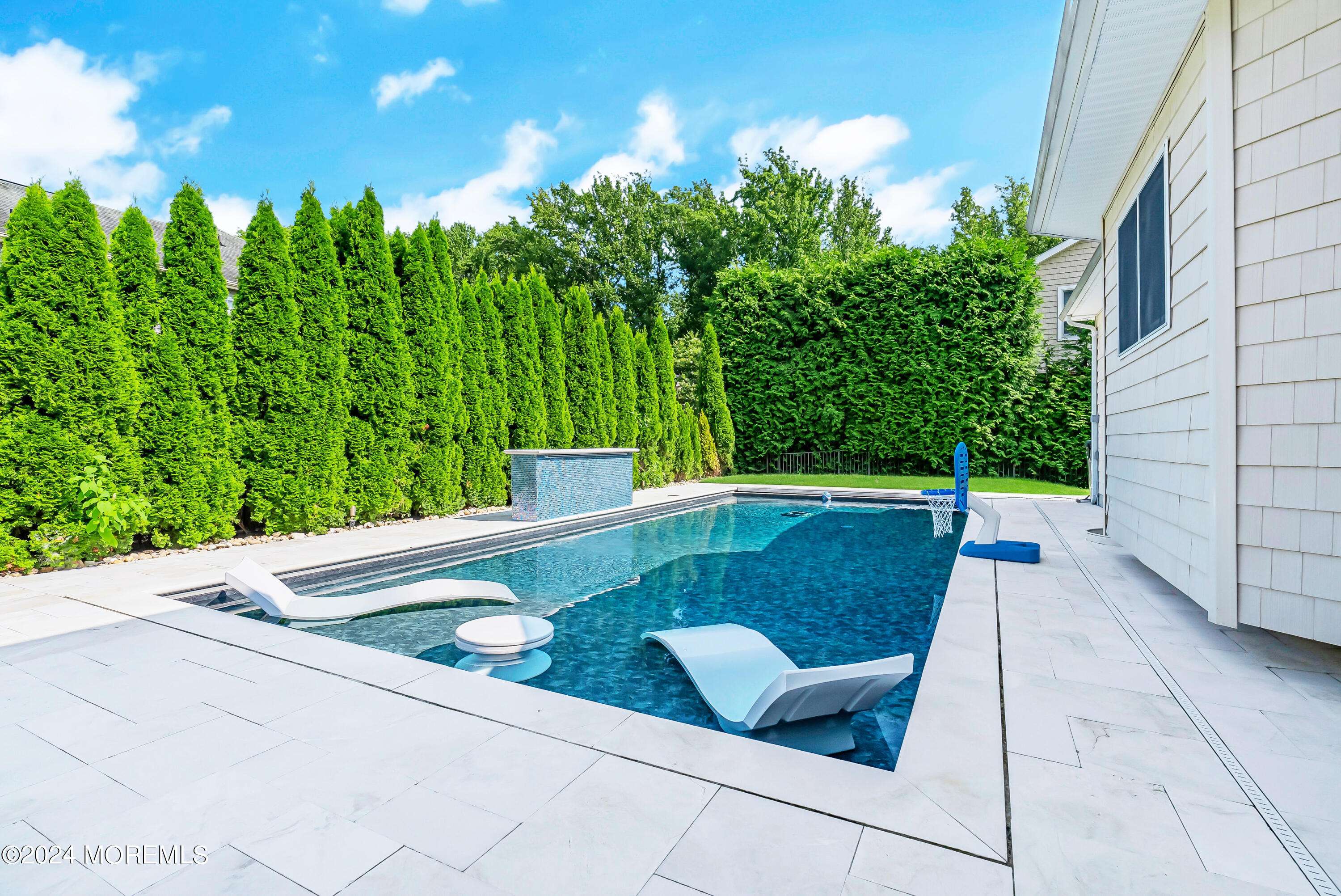 Oakhurst, NJ 07755,1607 Holbrook Street