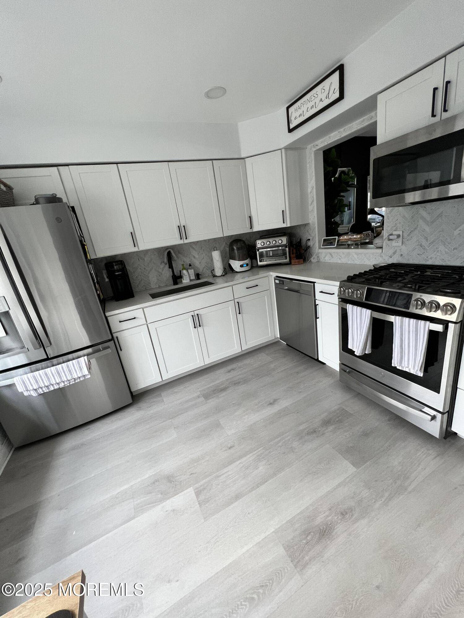 Freehold, NJ 07728,33 Oliver Court #9