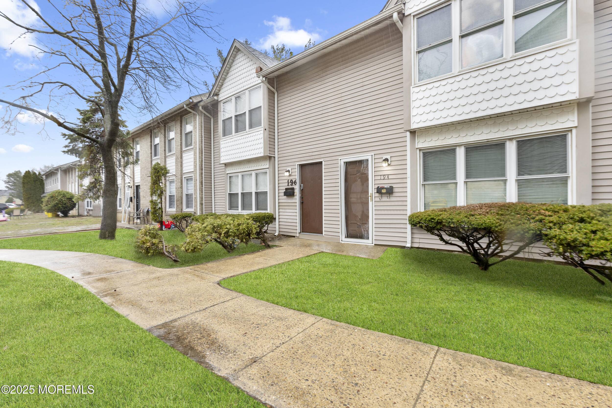 Lakewood, NJ 08701,196 Stratford Place