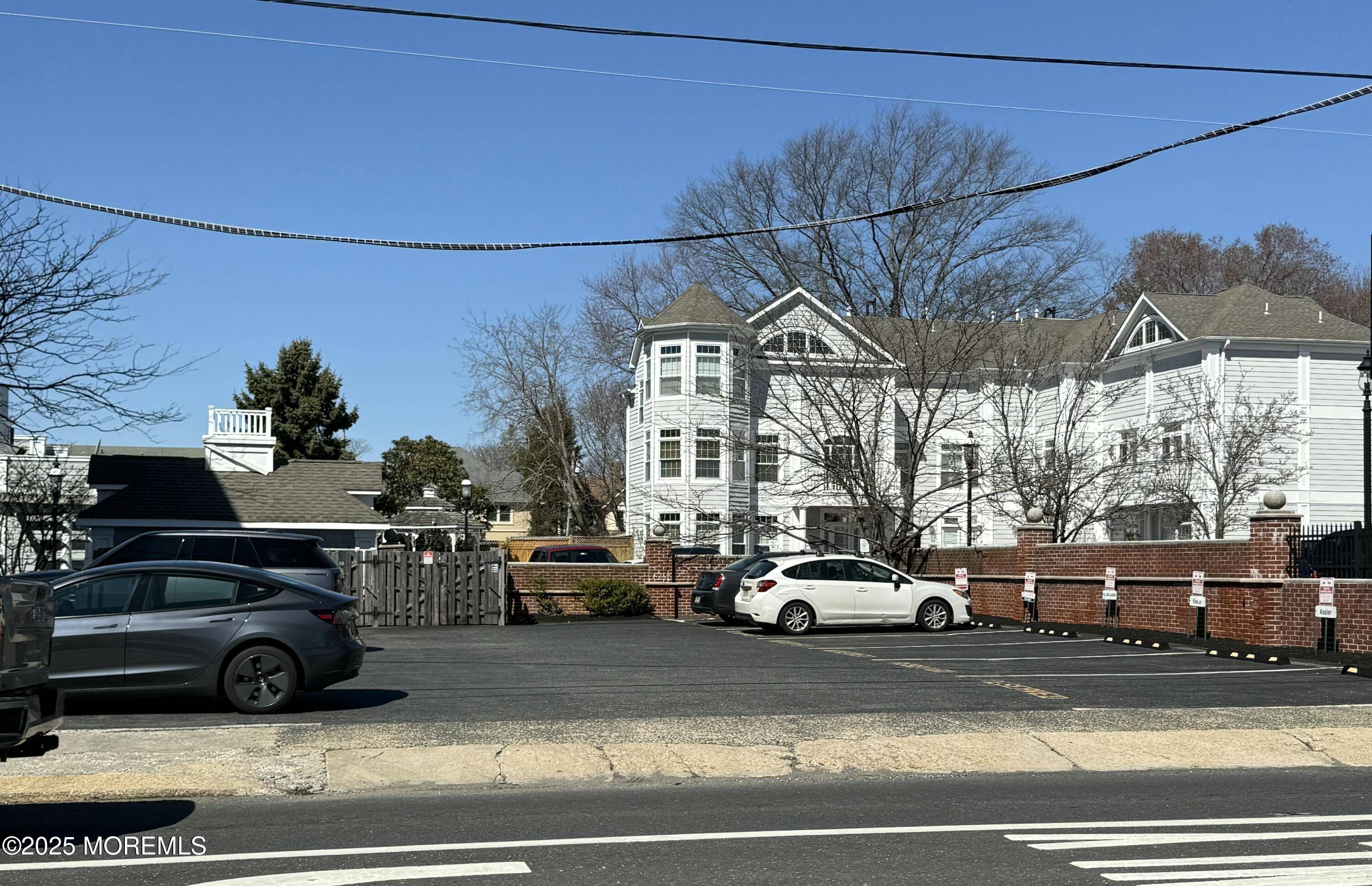 Manasquan, NJ 08736,170 Main Street #B