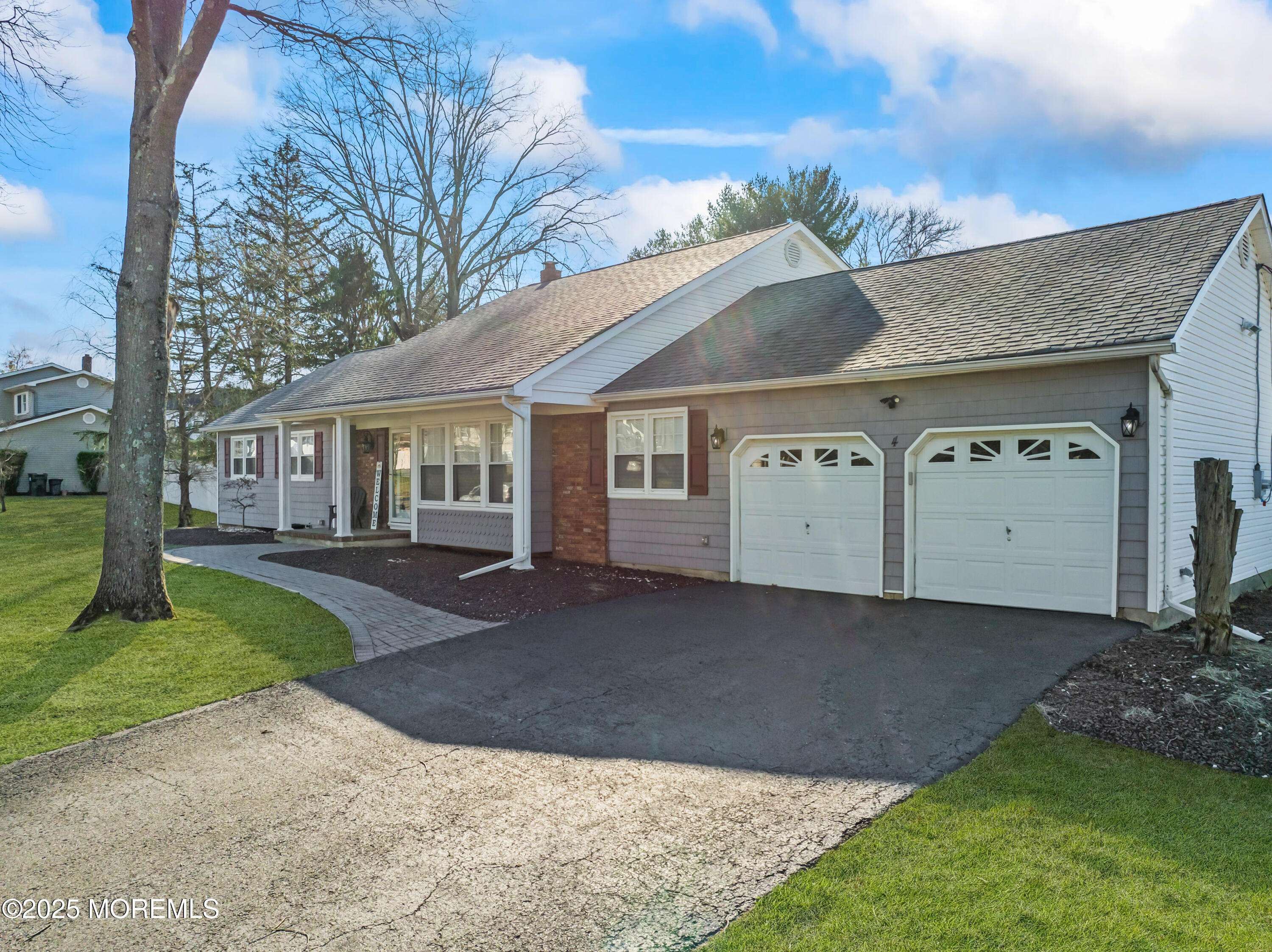 Morganville, NJ 07751,4 Whitman Road