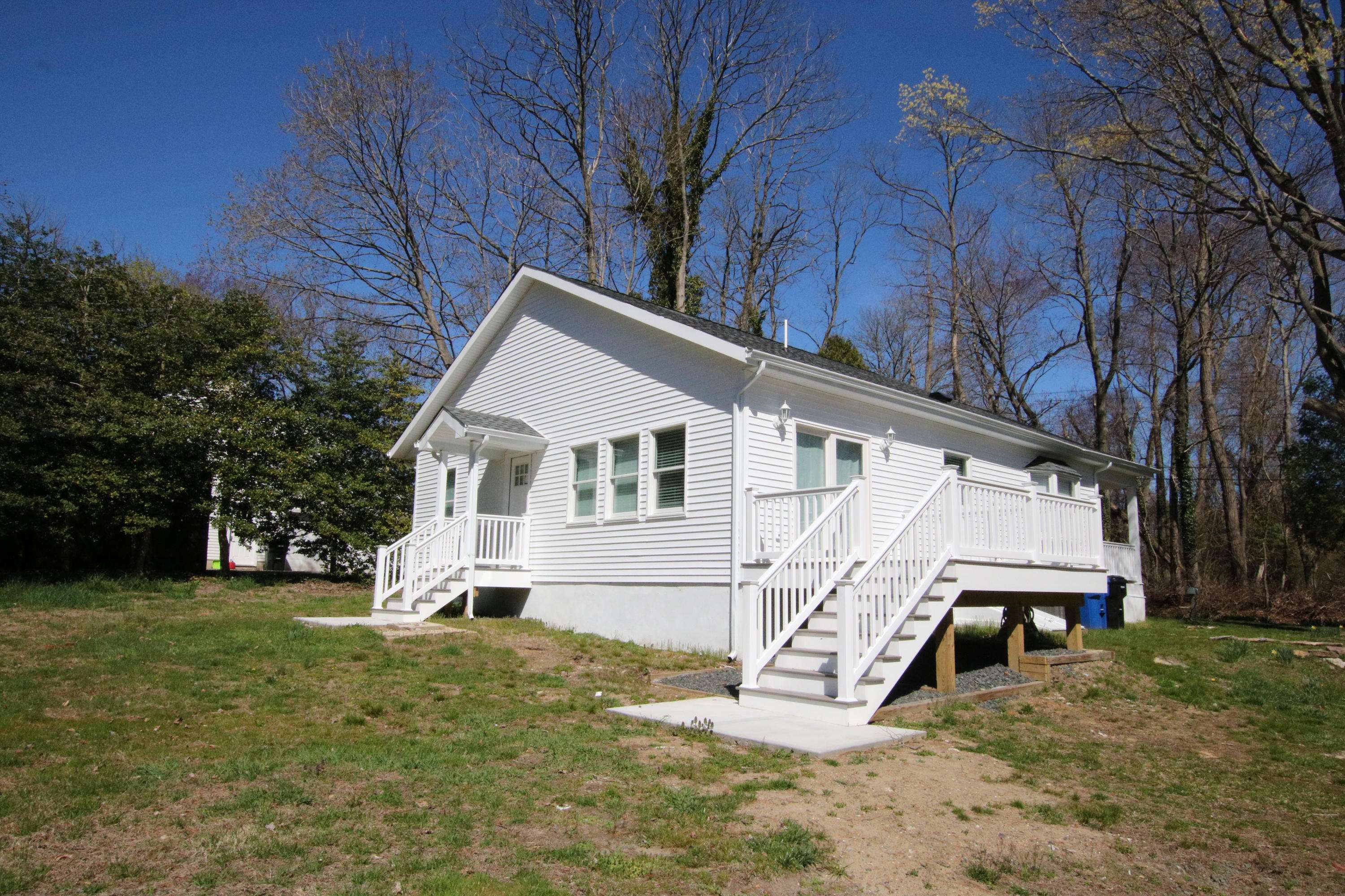 Atlantic Highlands, NJ 07716,142 Browns Dock Road