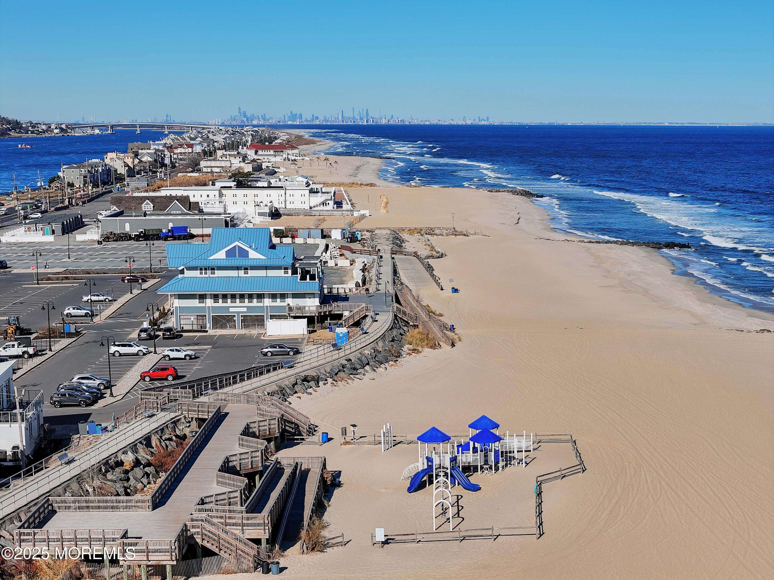 Sea Bright, NJ 07760,4 Center Street ##2