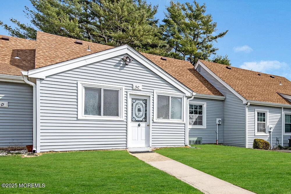 Freehold, NJ 07728,5 Plaza De Las Flores #C