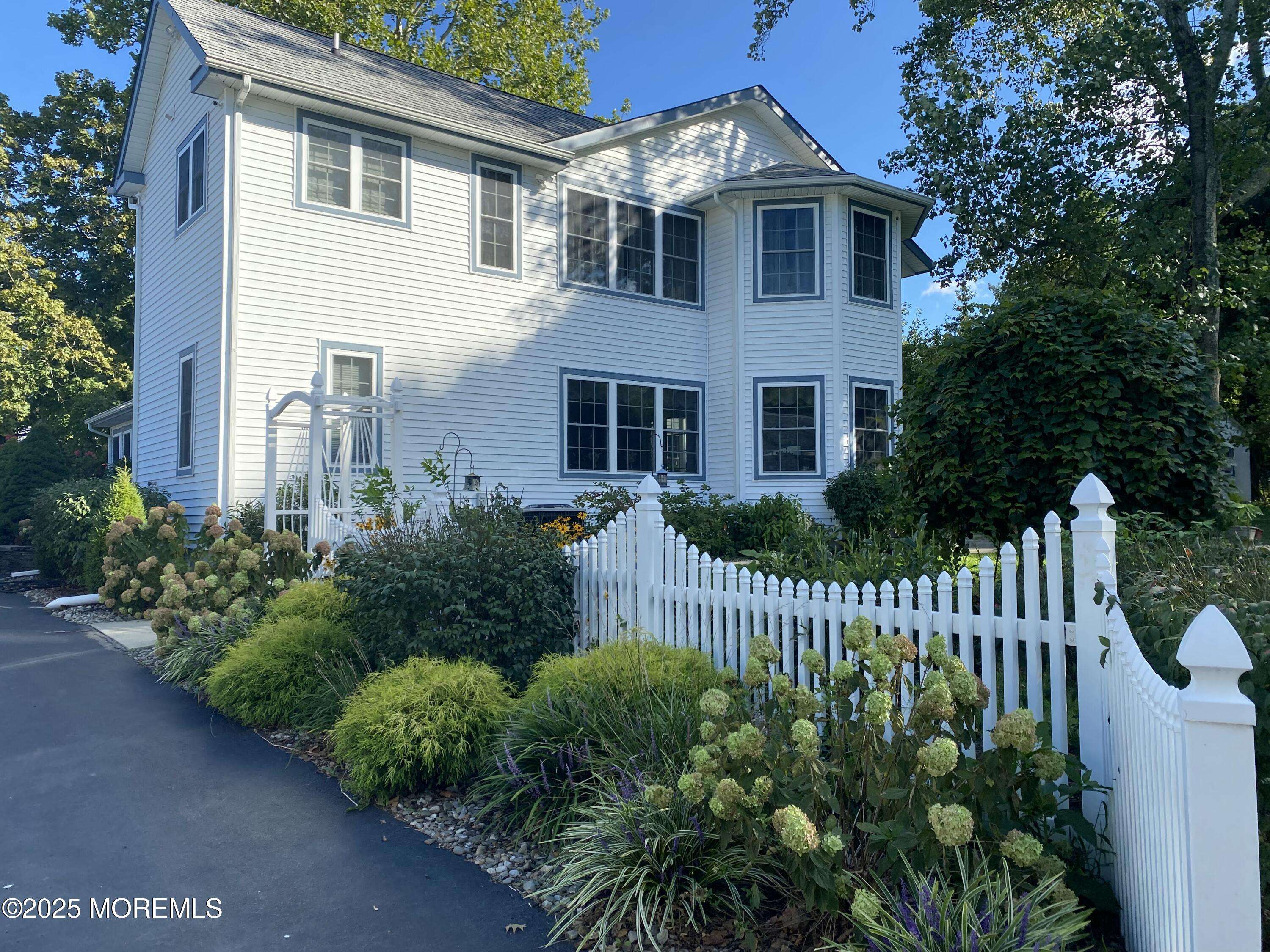 Upper Freehold, NJ 08501,10 Arneytown Hornerstown Road