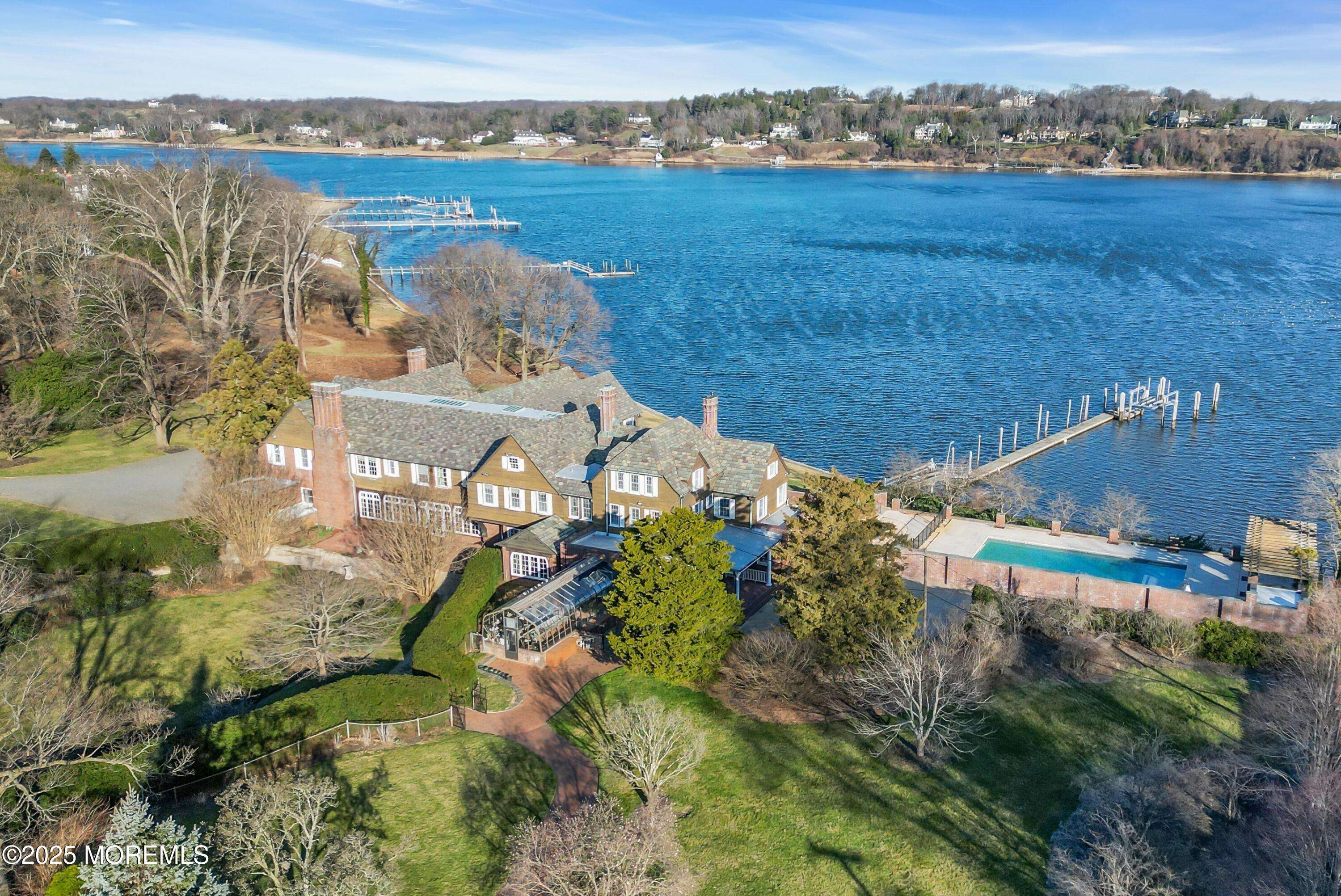 Rumson, NJ 07760,66 W River Road
