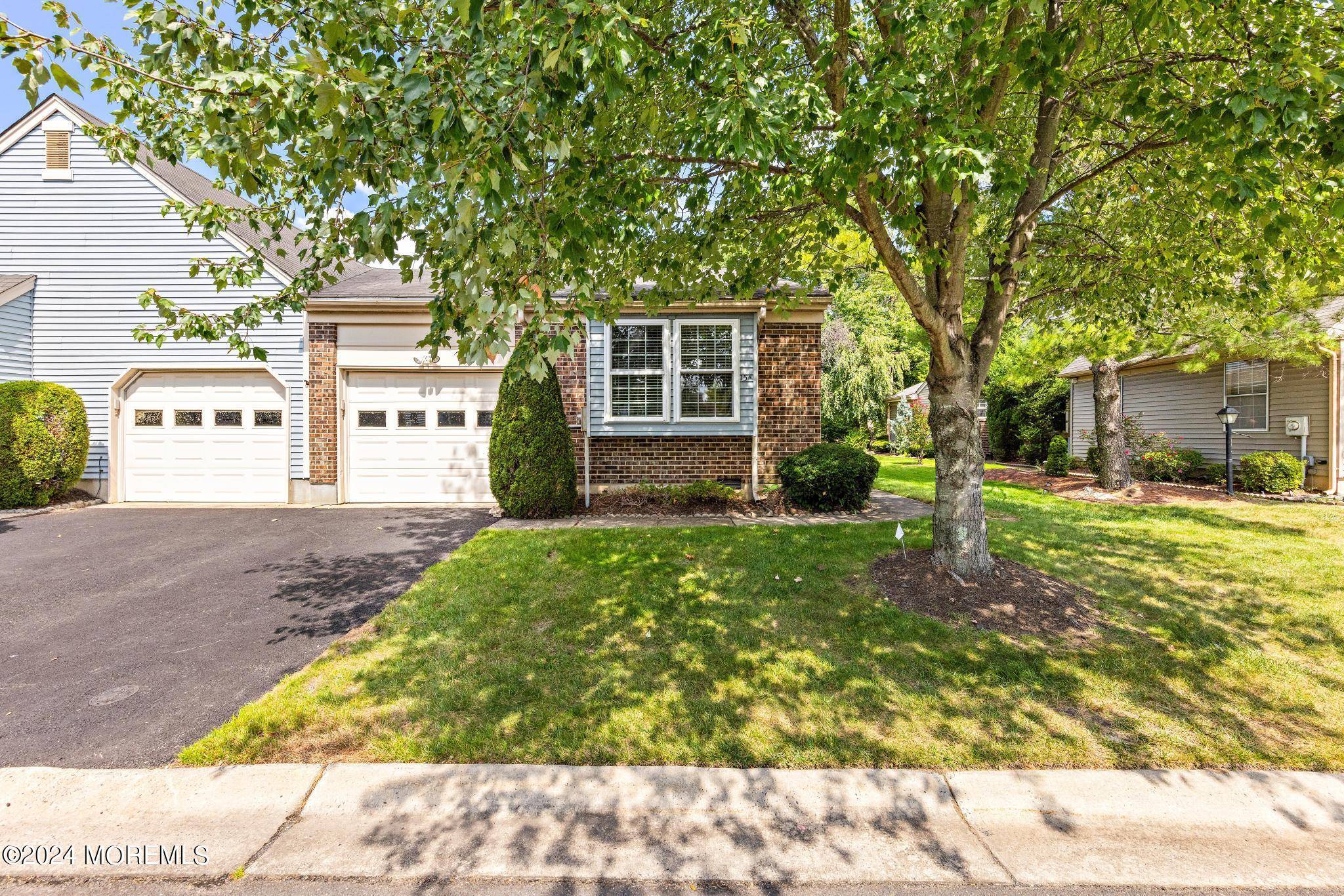 Monroe, NJ 08831,15 Betsy Ross Drive