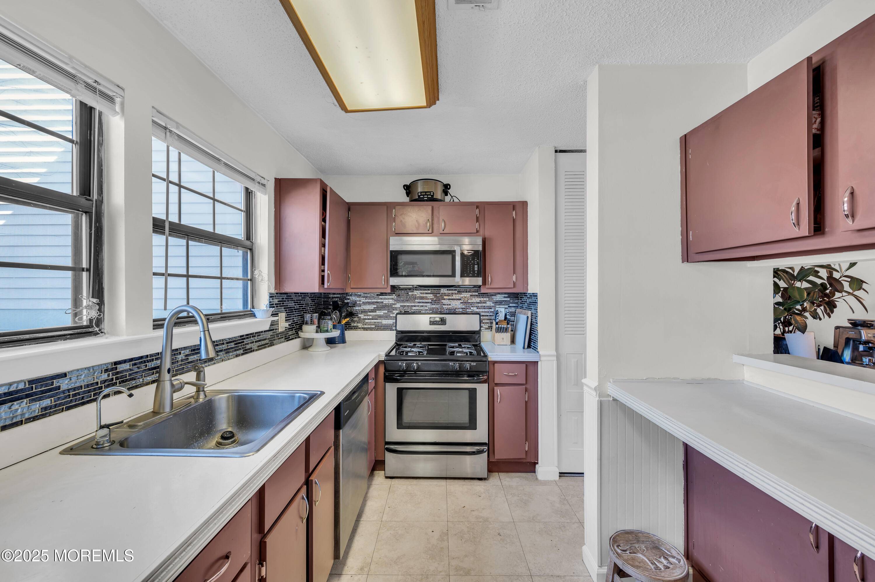 Jackson, NJ 08527,407 Geranium Court